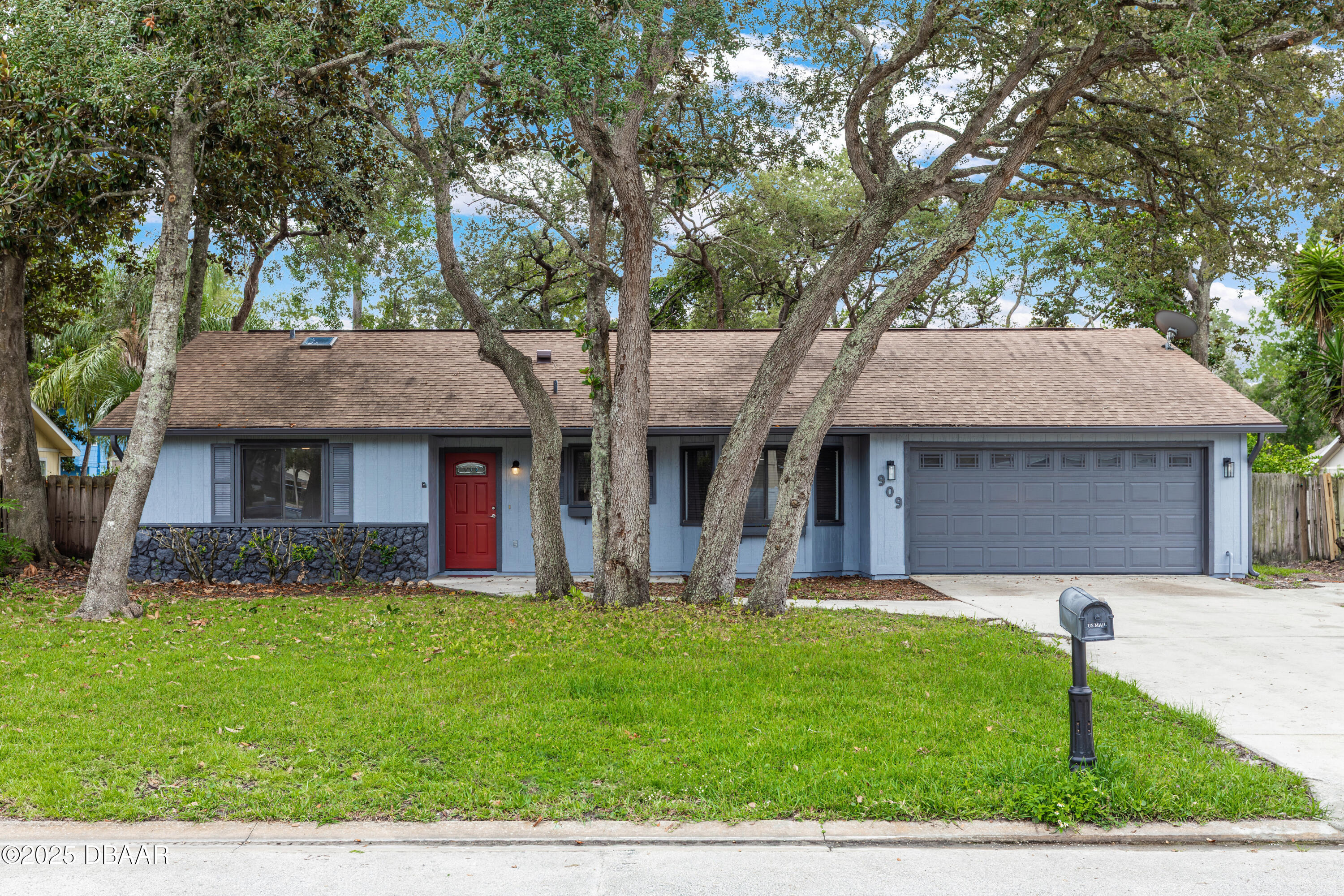 909 Brookside Drive