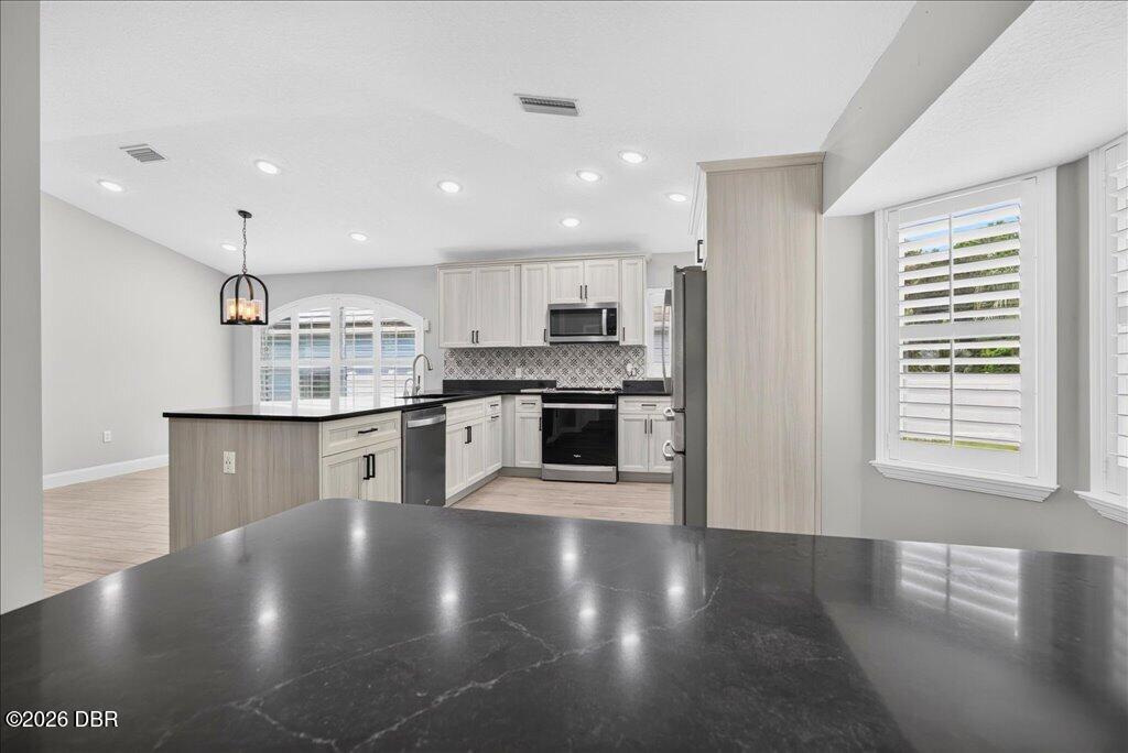 1777 Arash Circle