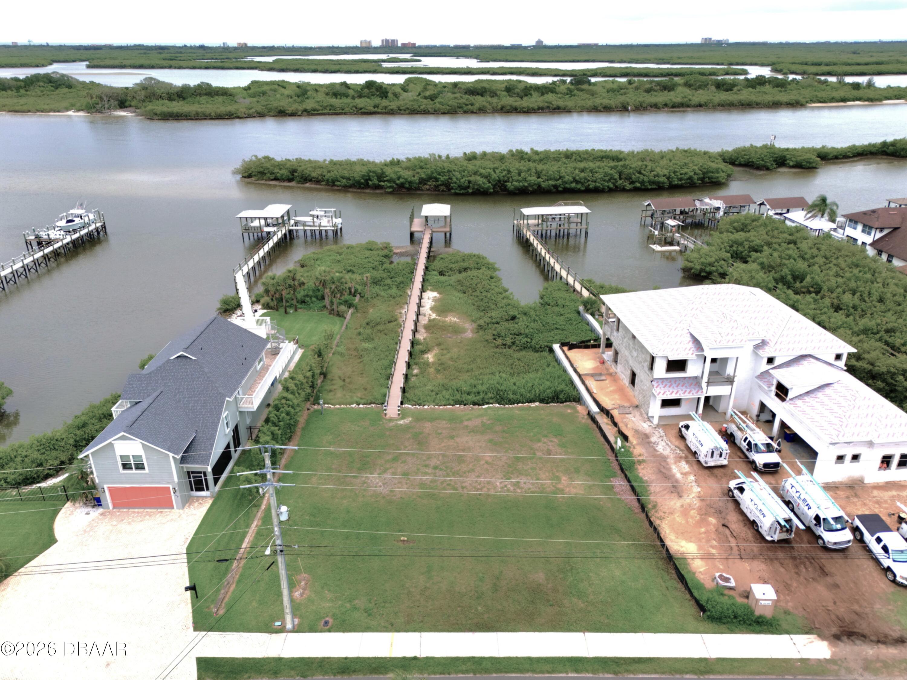 211 N Riverside Drive