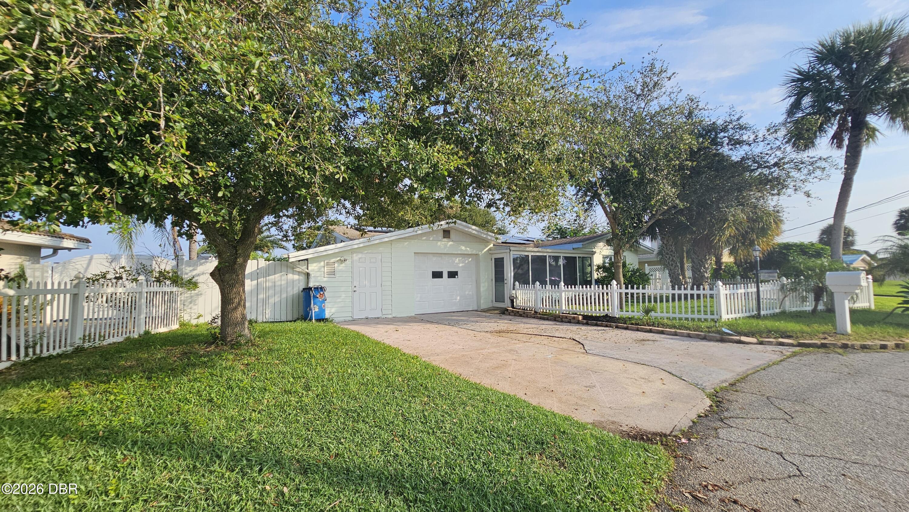 7 Venetian Circle