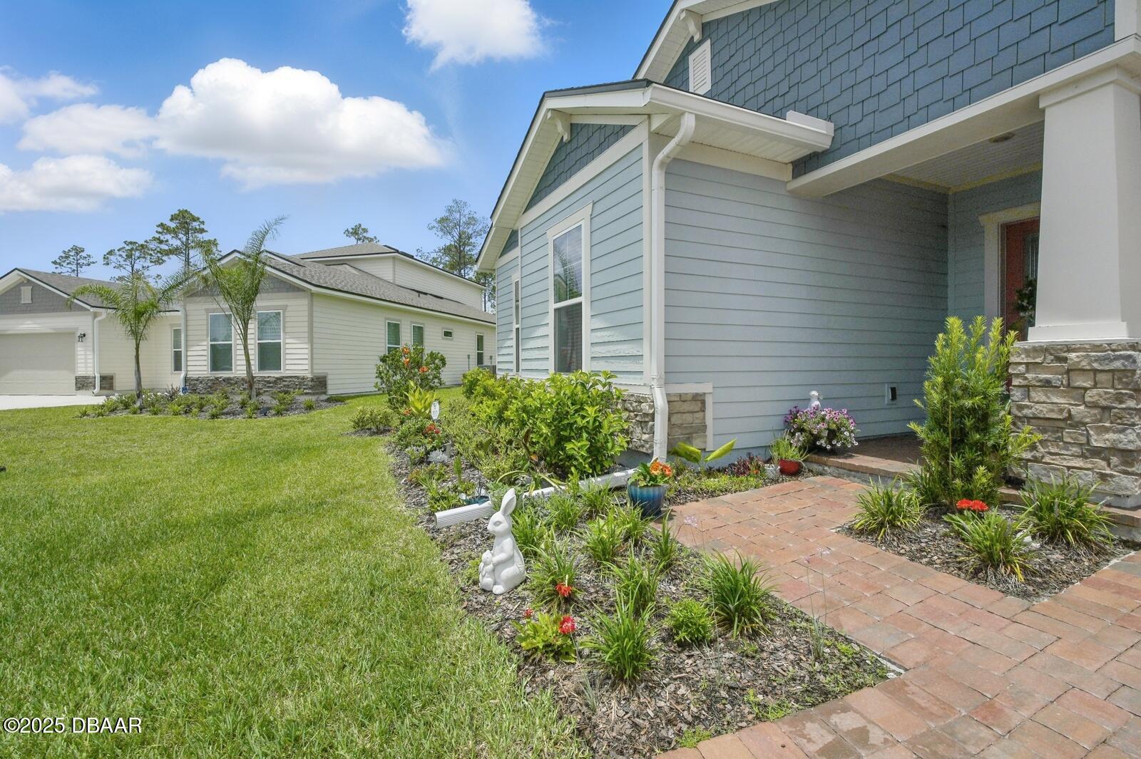 83 Reverie Drive N
