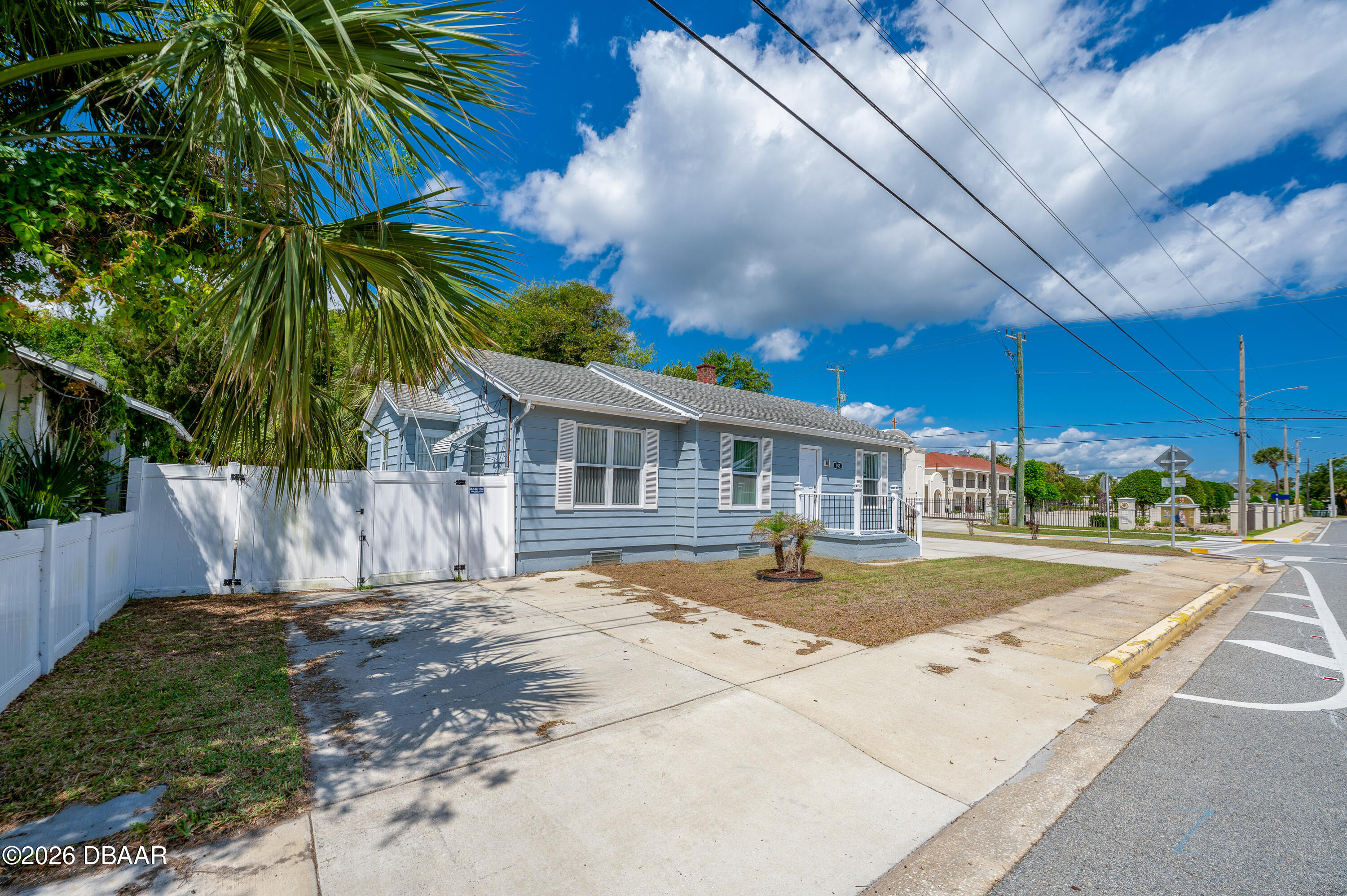 243 N Peninsula Drive