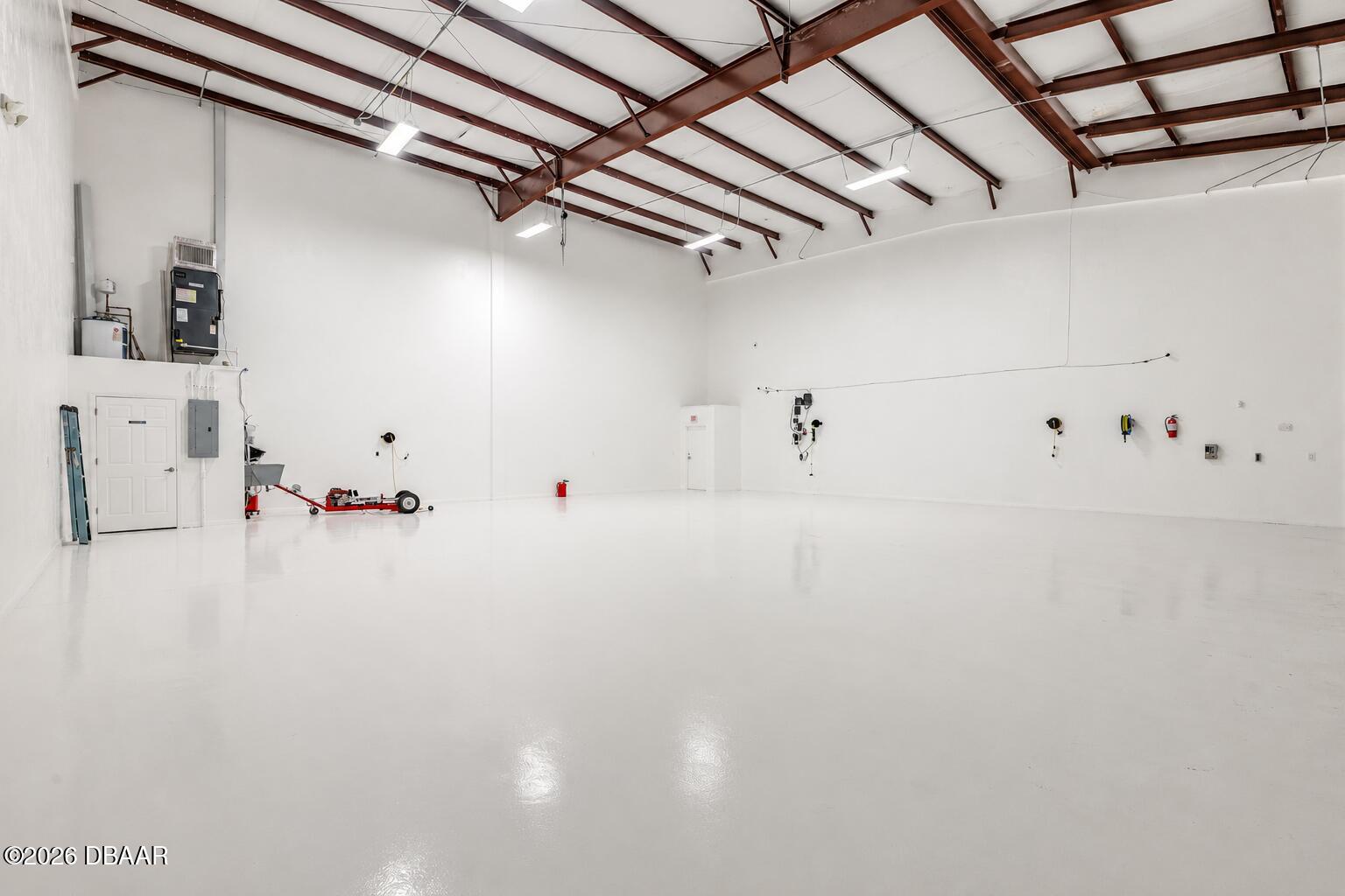 212 Cessna Boulevard