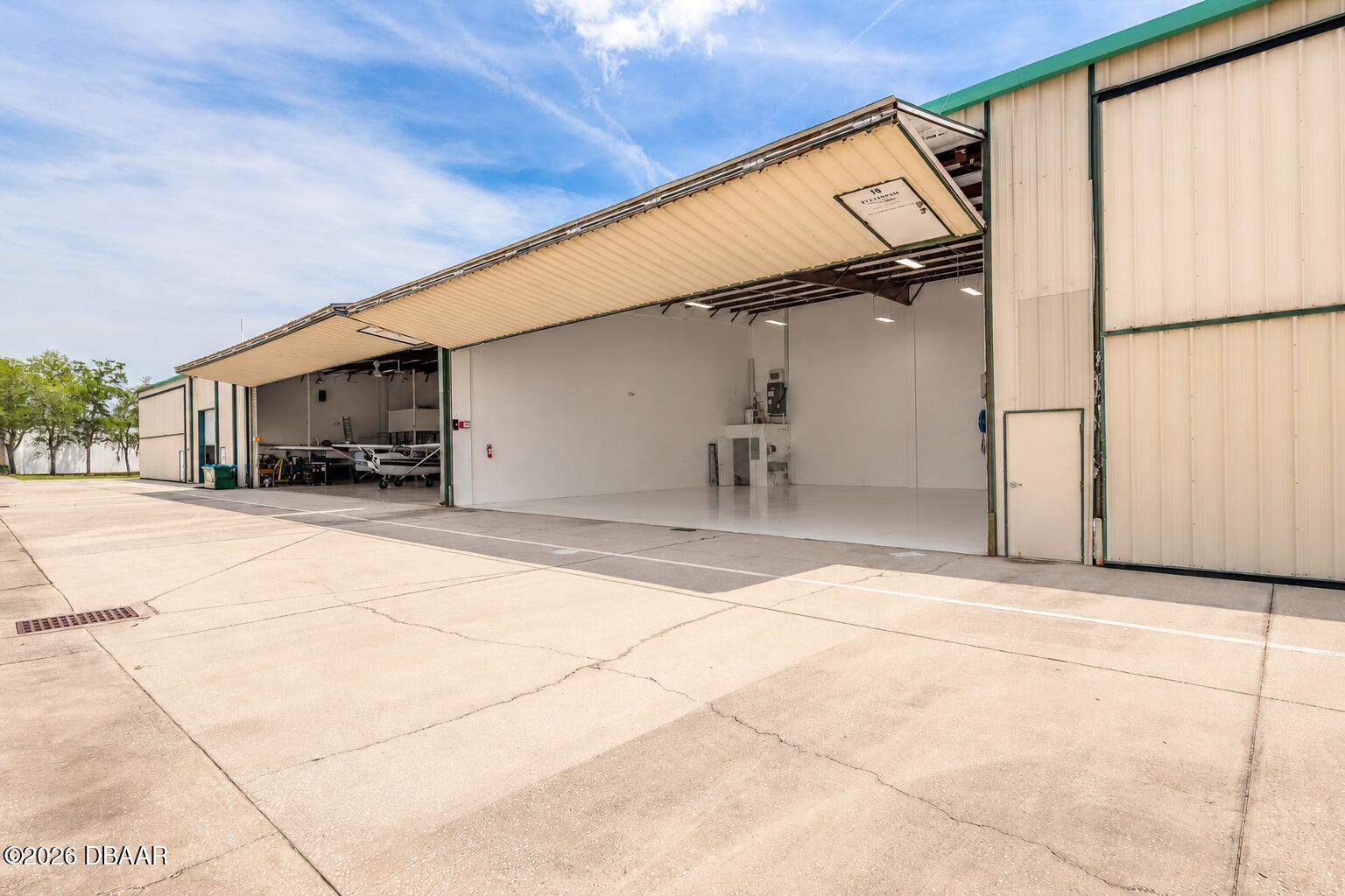 212 Cessna Boulevard