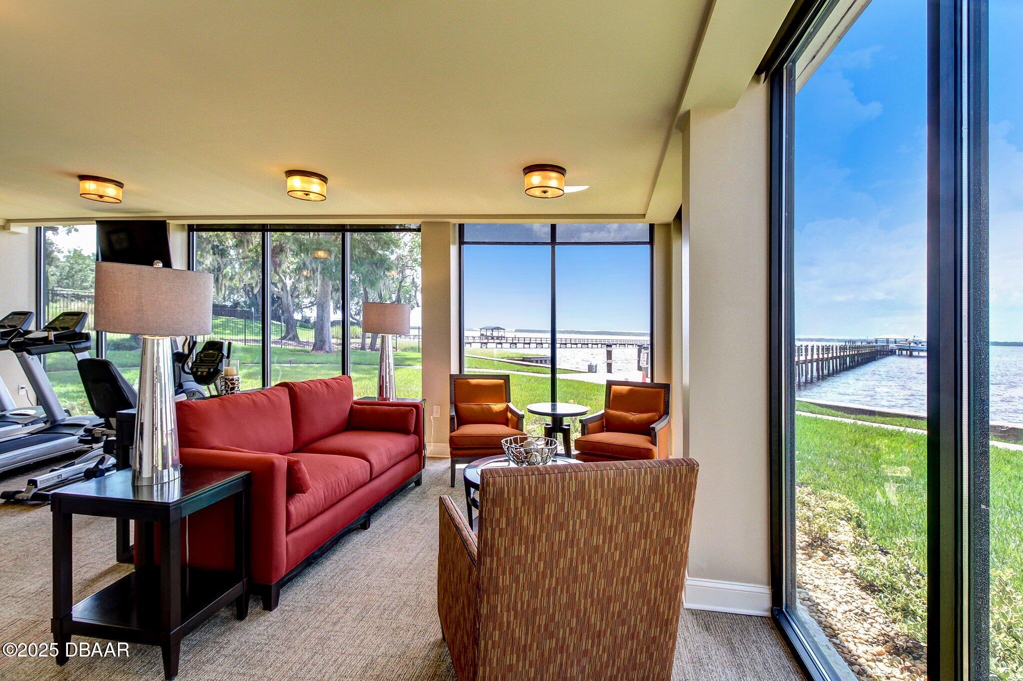 Jacksonville, Florida 32217, United States, 2 Bedrooms Bedrooms, ,2 BathroomsBathrooms,Residential,Active,21021