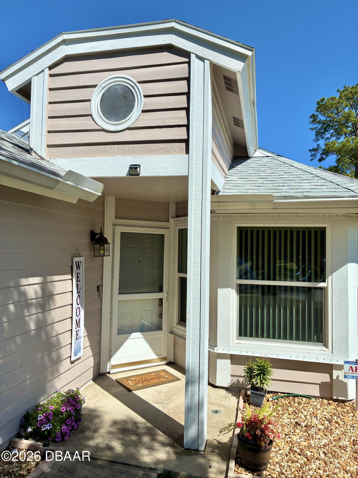 982 Breezemont Court