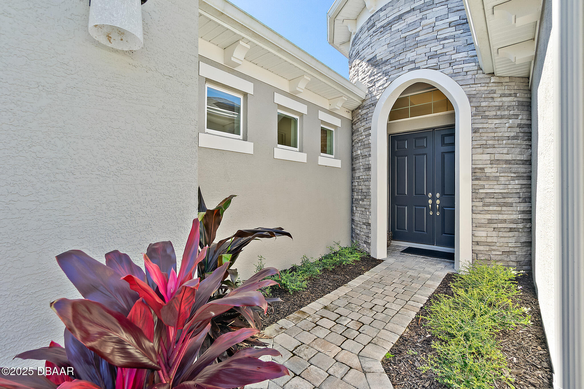 16 Kingswood Court