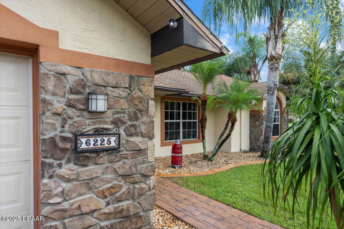 6225 Ranier Circle