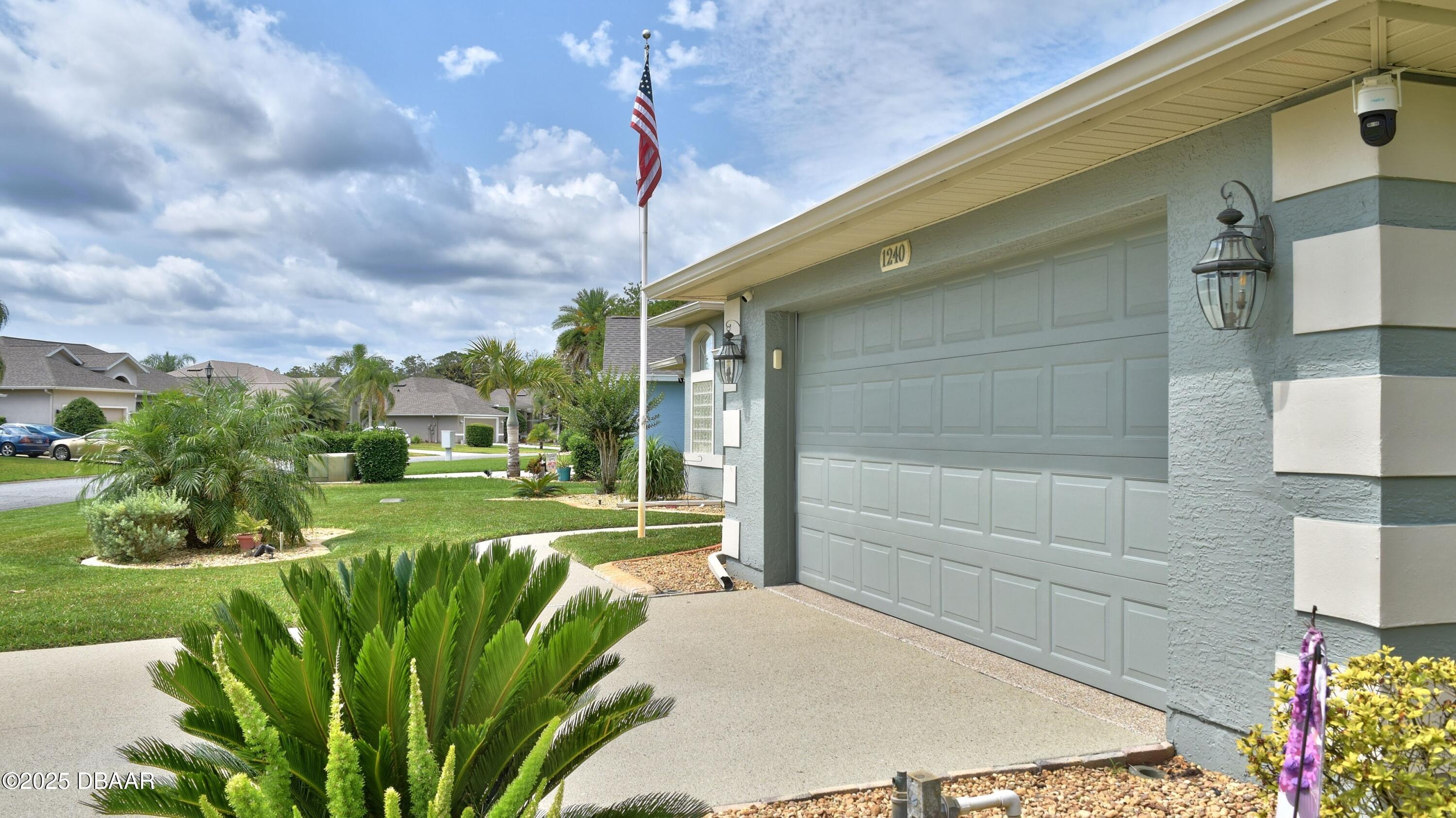 1240 Hampstead Lane