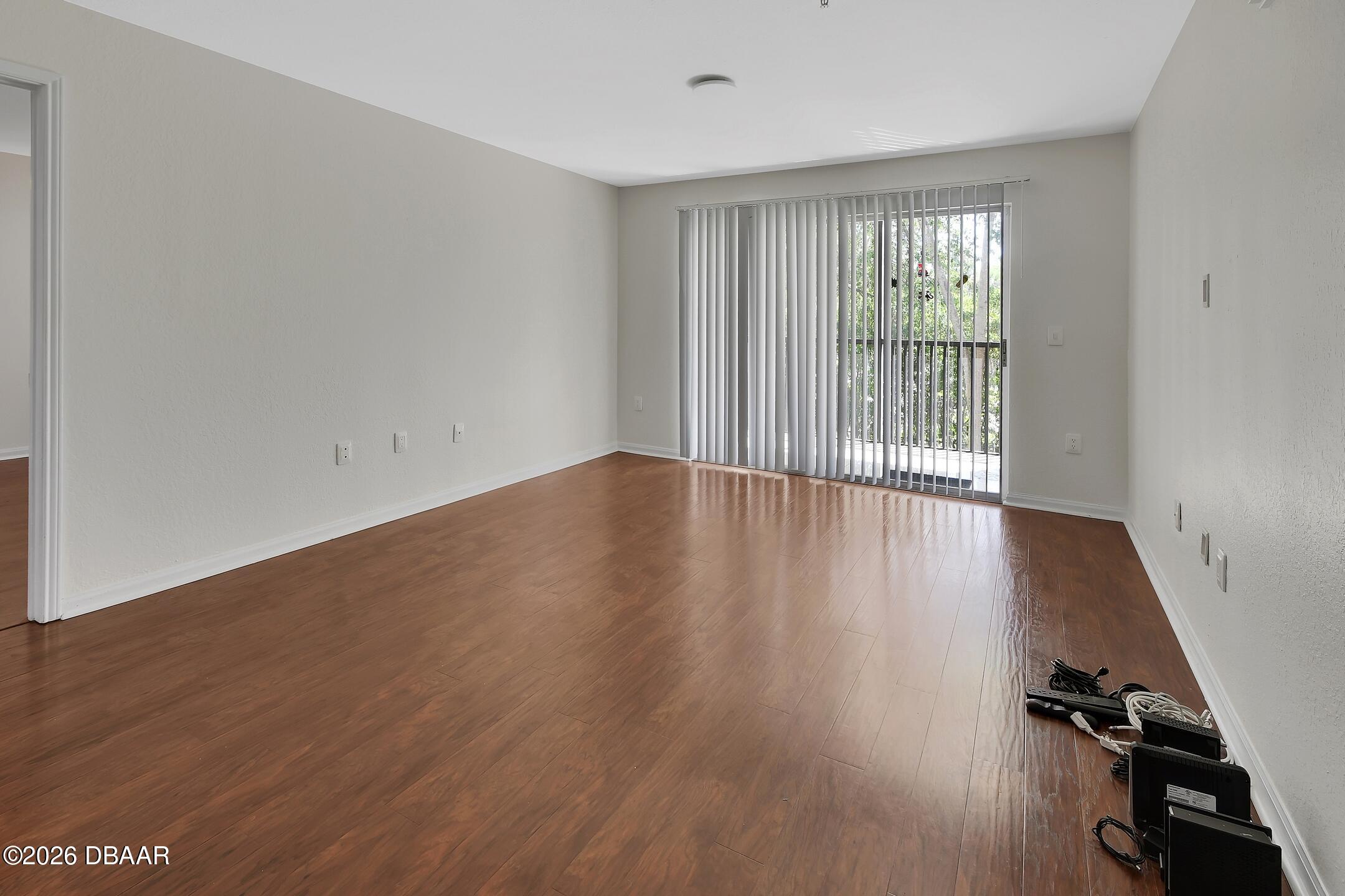 940 Village Trail
