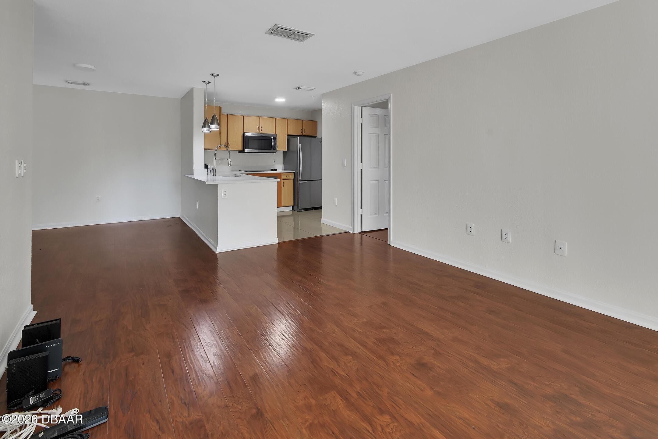 940 Village Trail