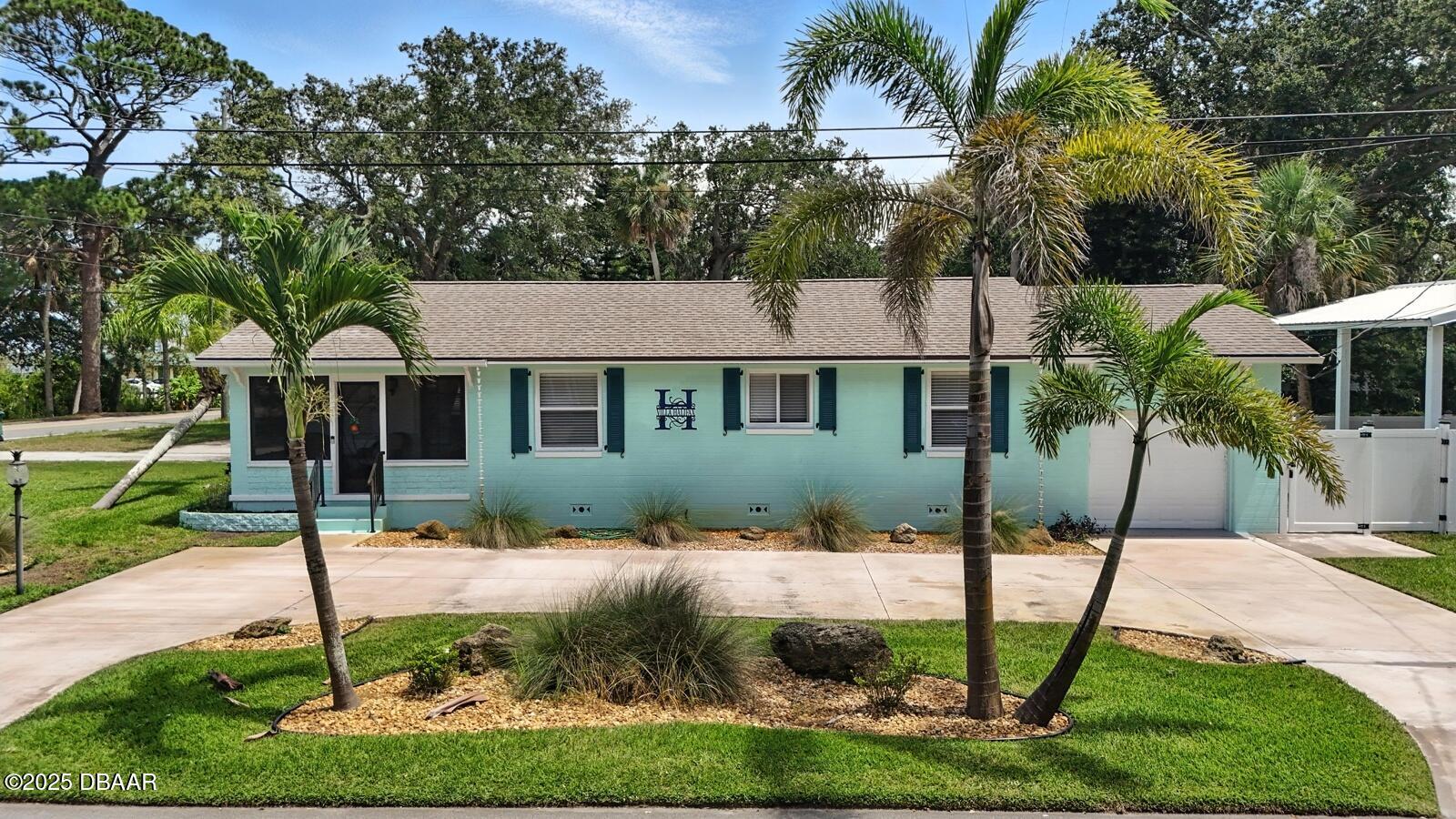 1146 Riverside Drive
