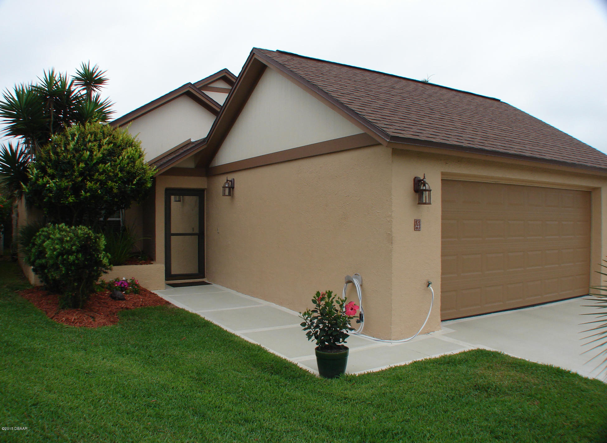 Photo 1 of 26 — 4 WINDSONG Cove, Flagler Beach, FL 32136