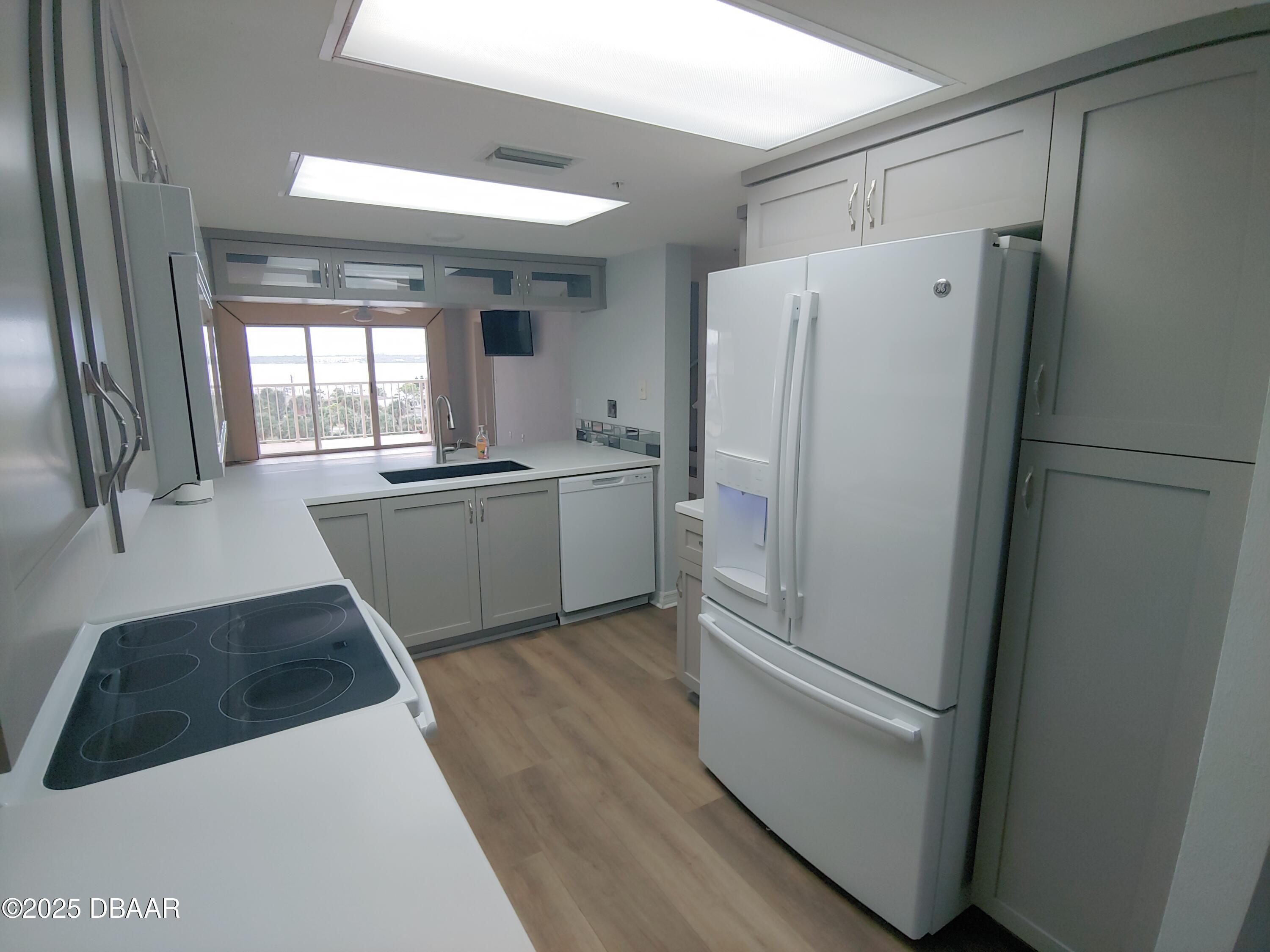 3 Oceans West Boulevard 7D2