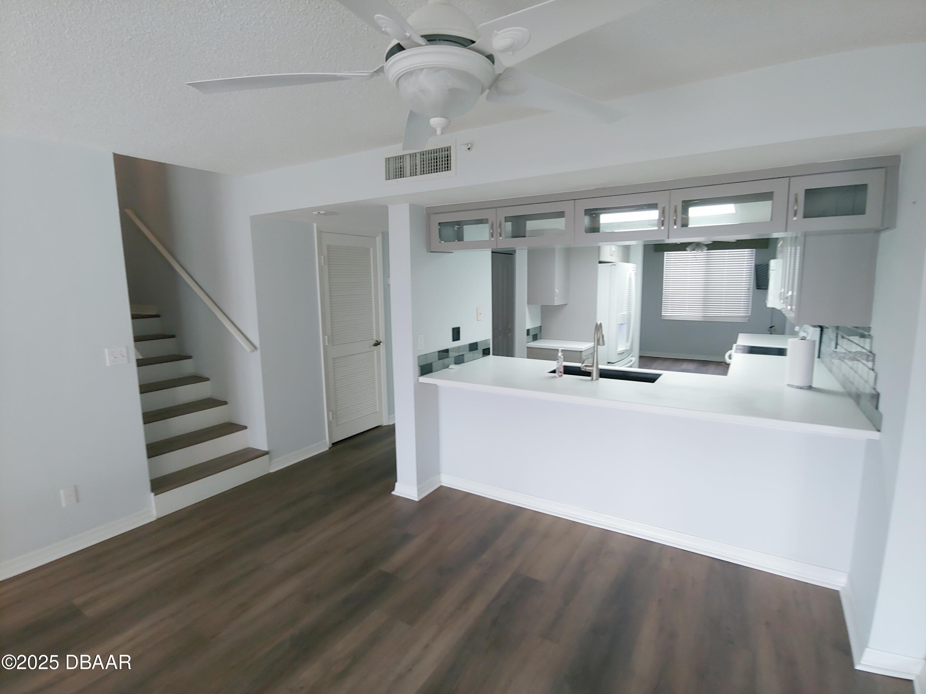 3 Oceans West Boulevard 7D2