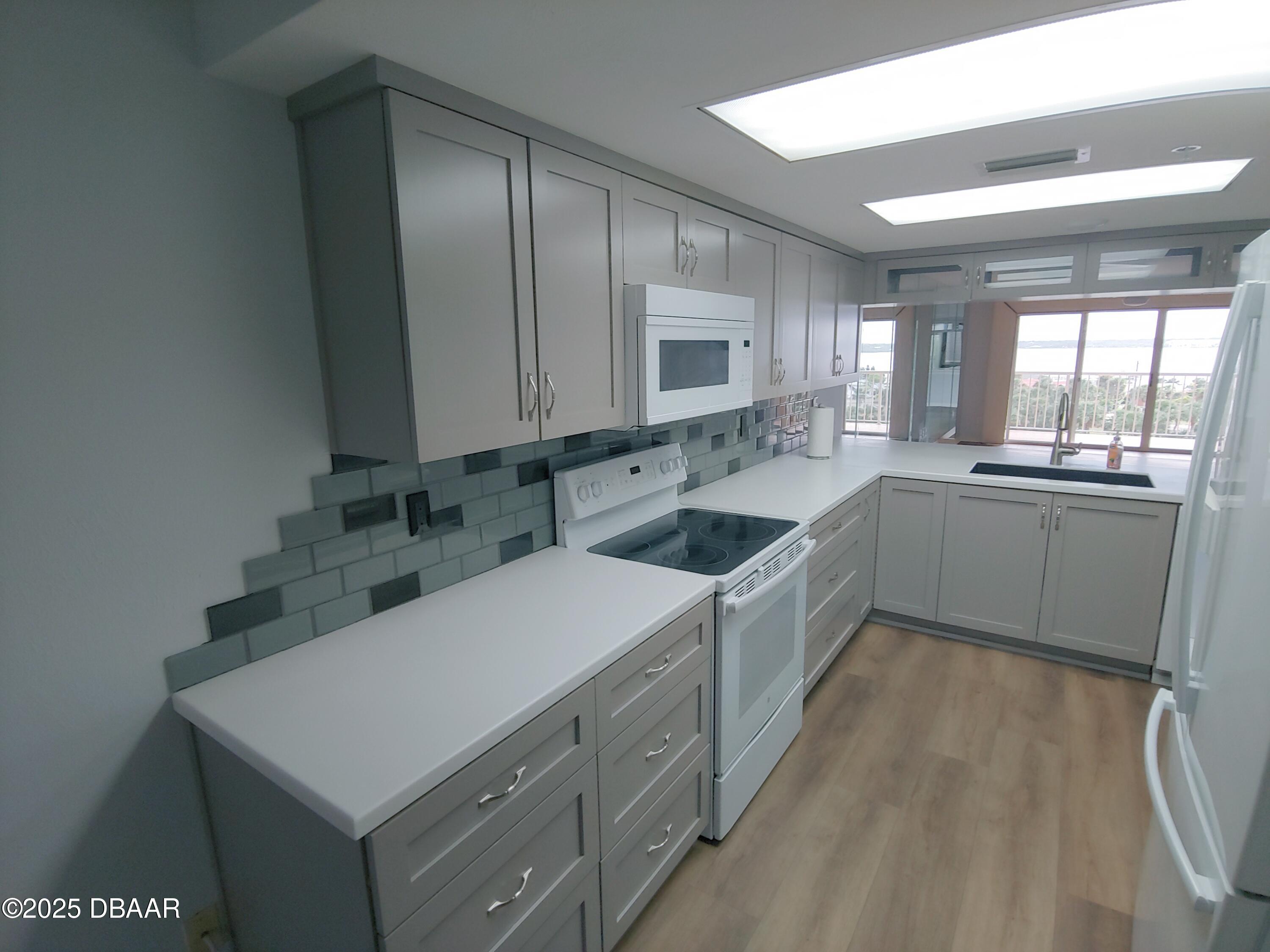 3 Oceans West Boulevard 7D2