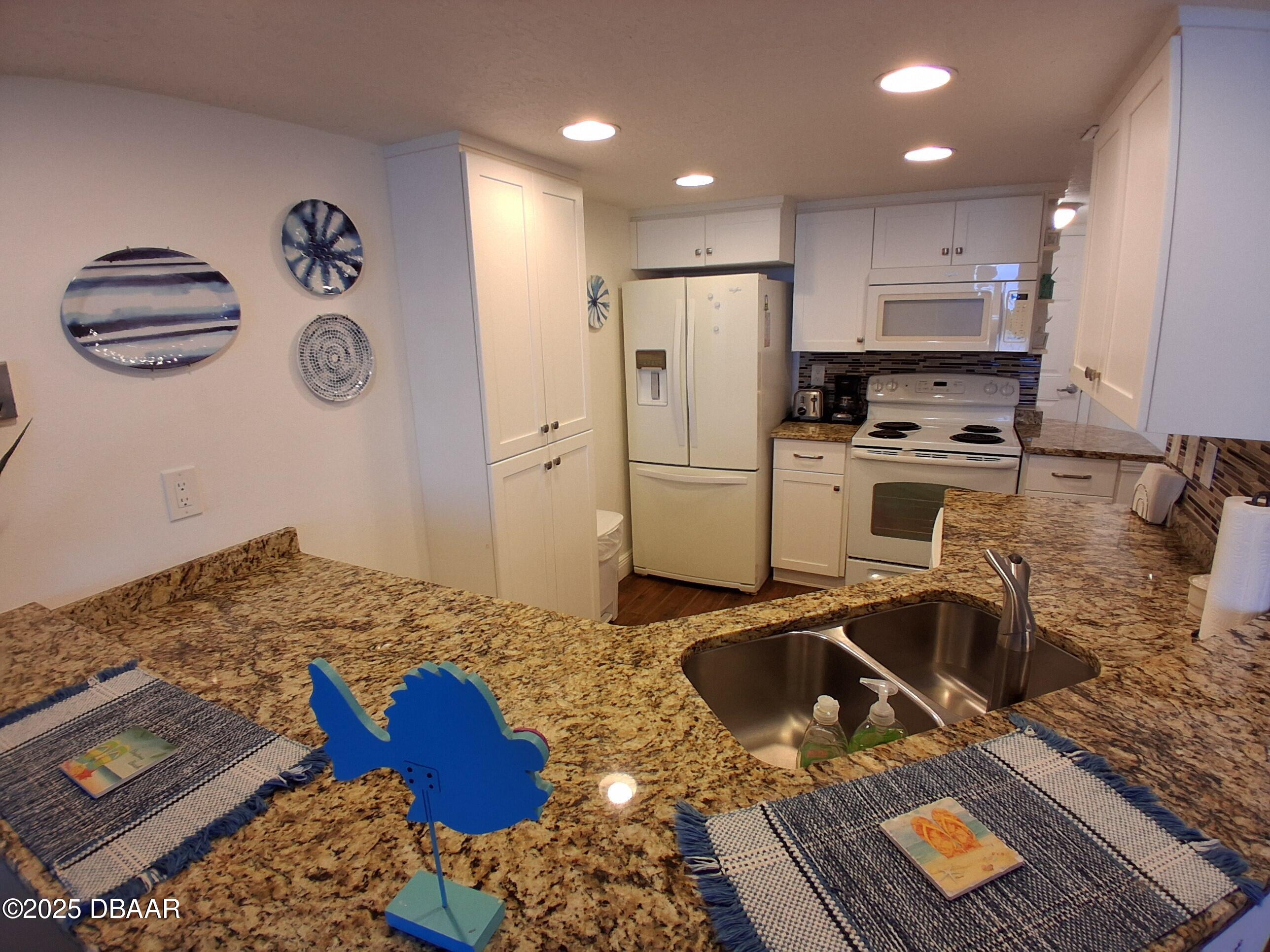 4453 S Atlantic Avenue 401