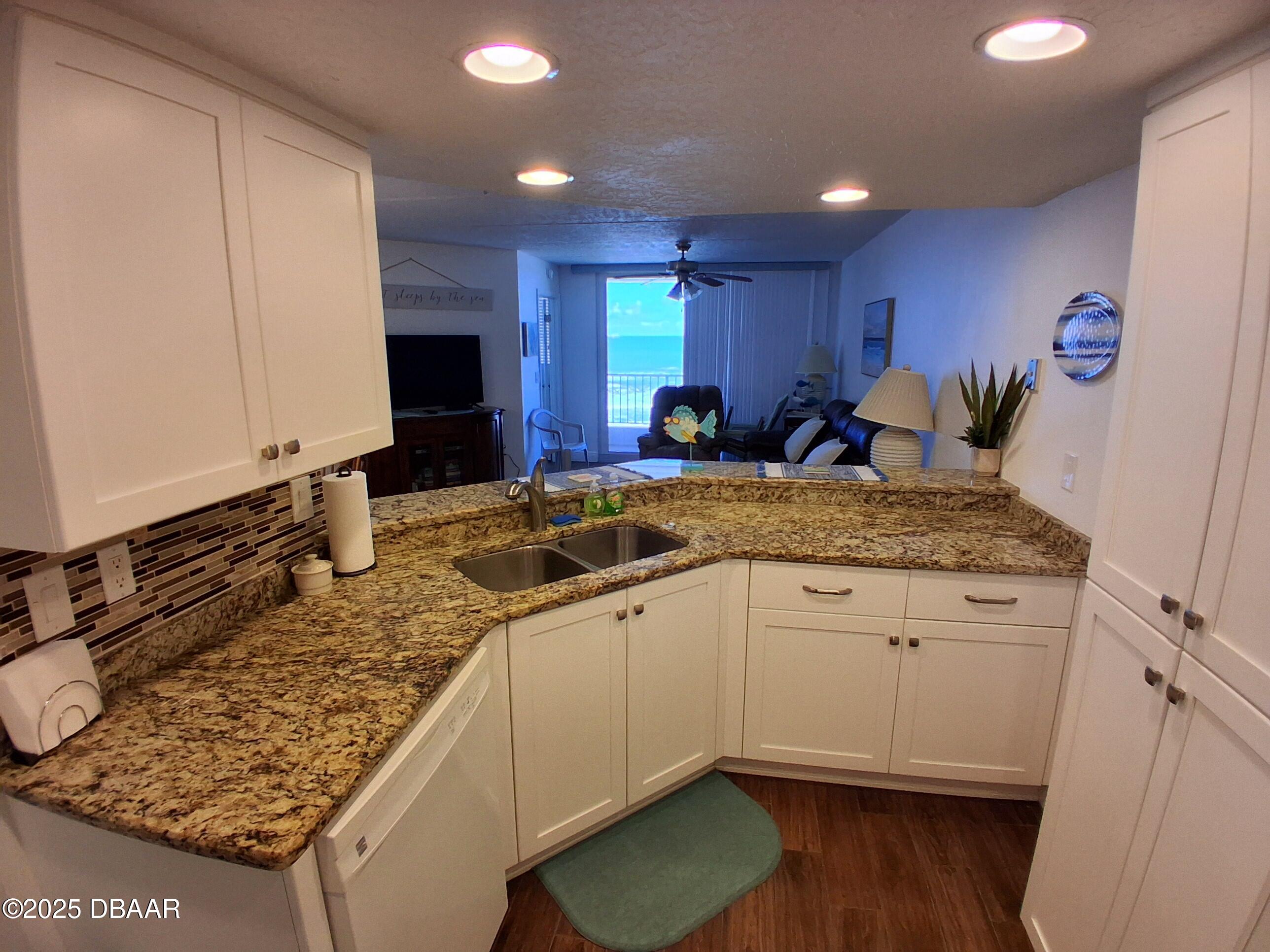 4453 S Atlantic Avenue 401