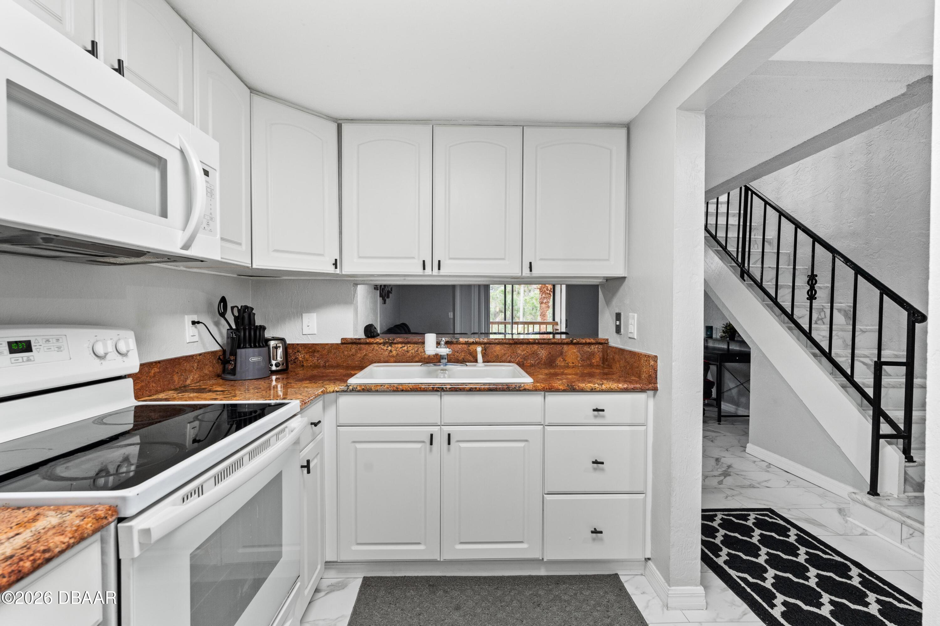 144 S Halifax Avenue