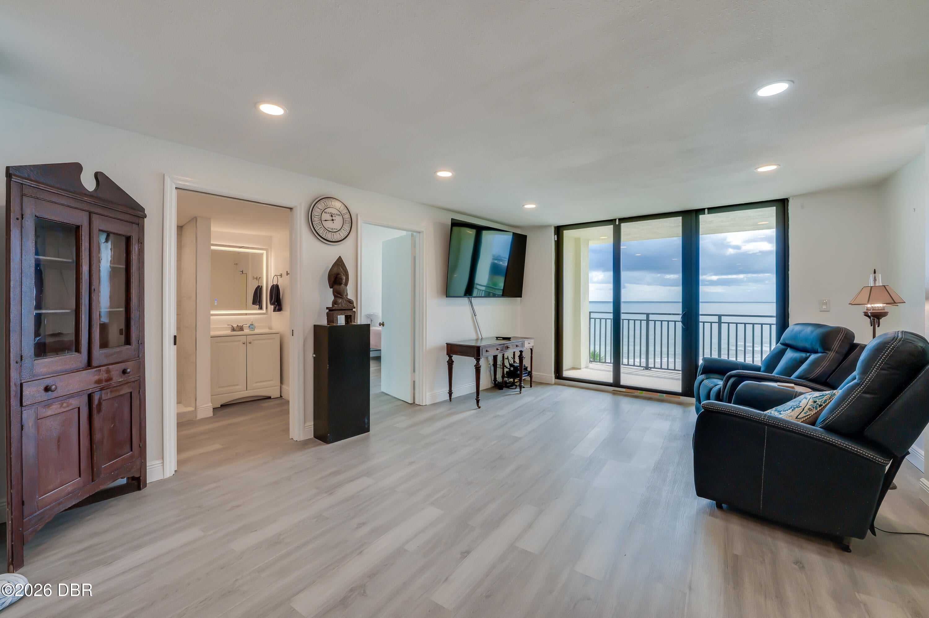 915 Ocean Shore Boulevard