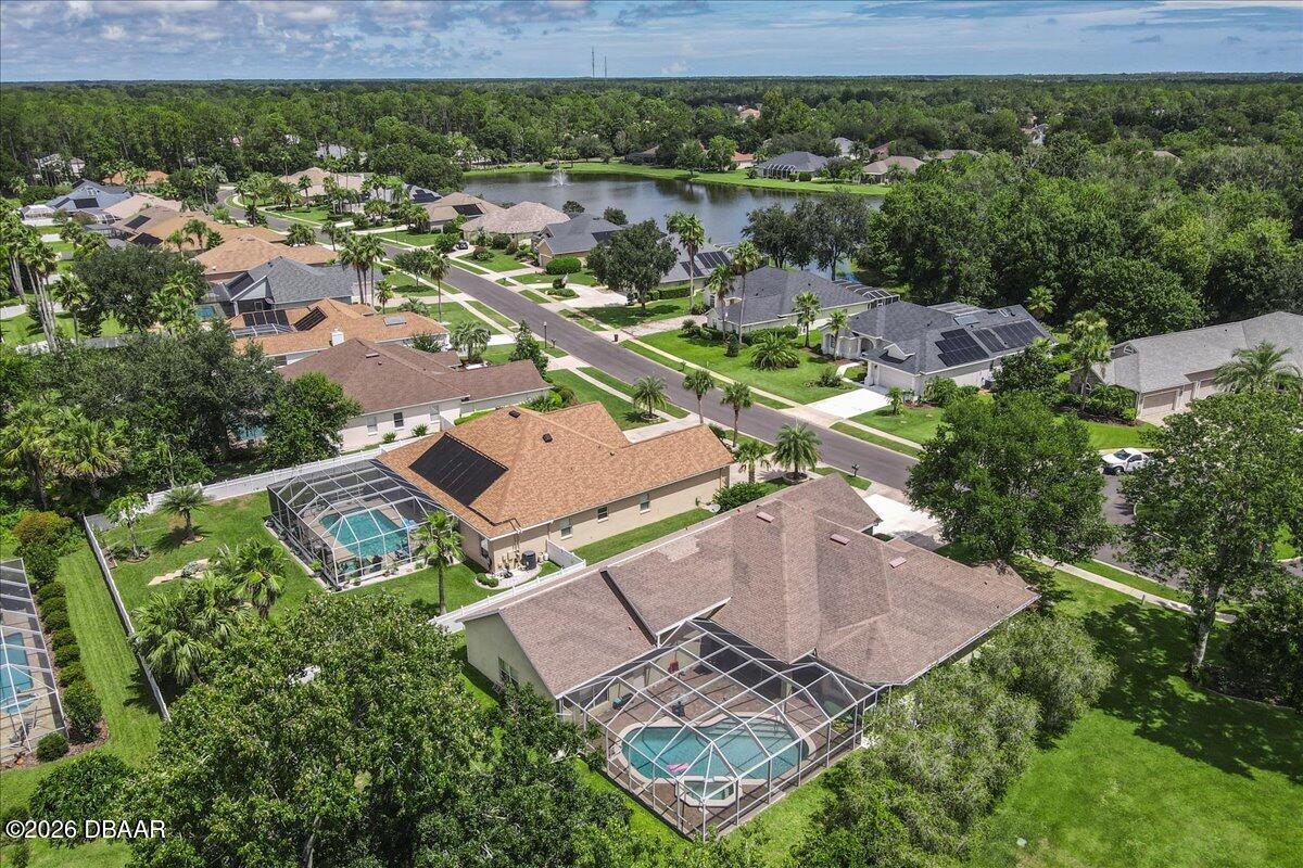24 Lakeside Place W