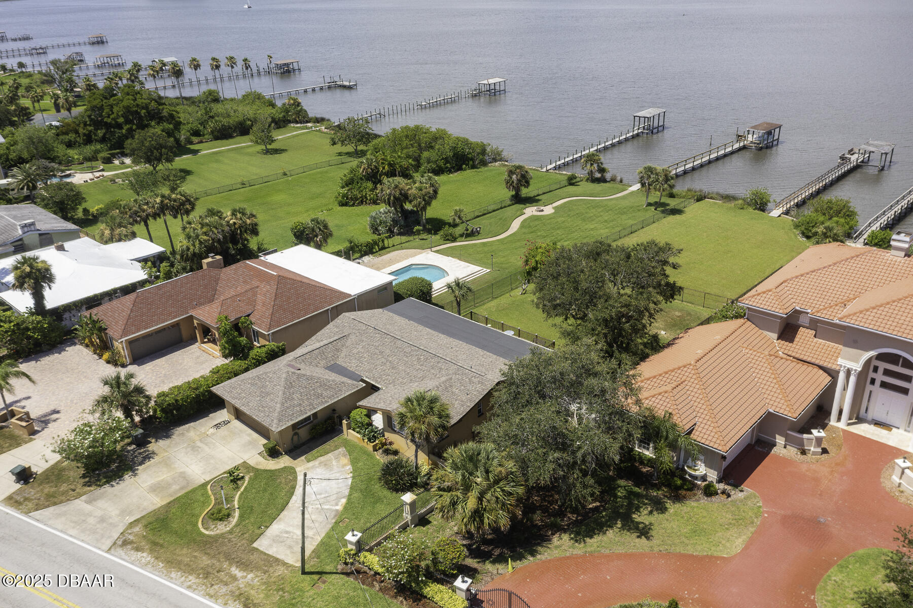 1199 N Halifax Avenue N