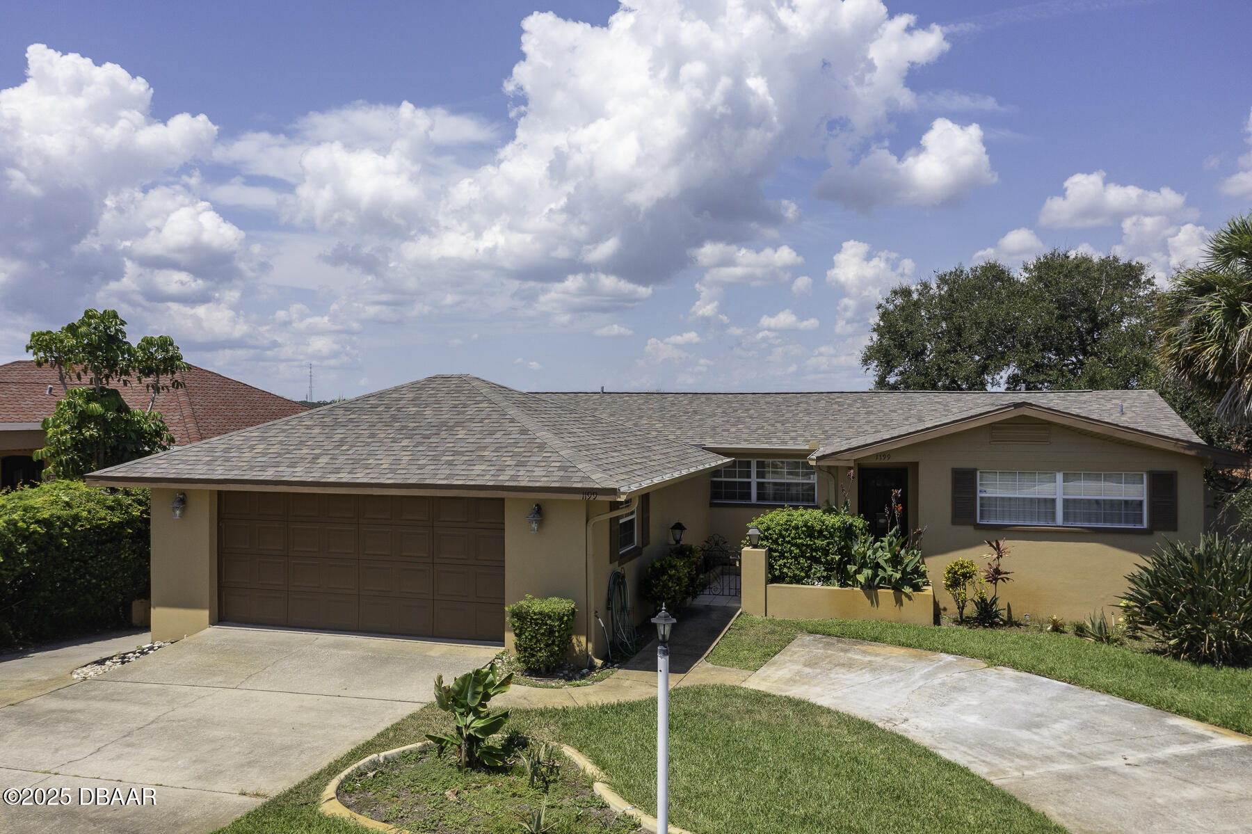 1199 N Halifax Avenue N