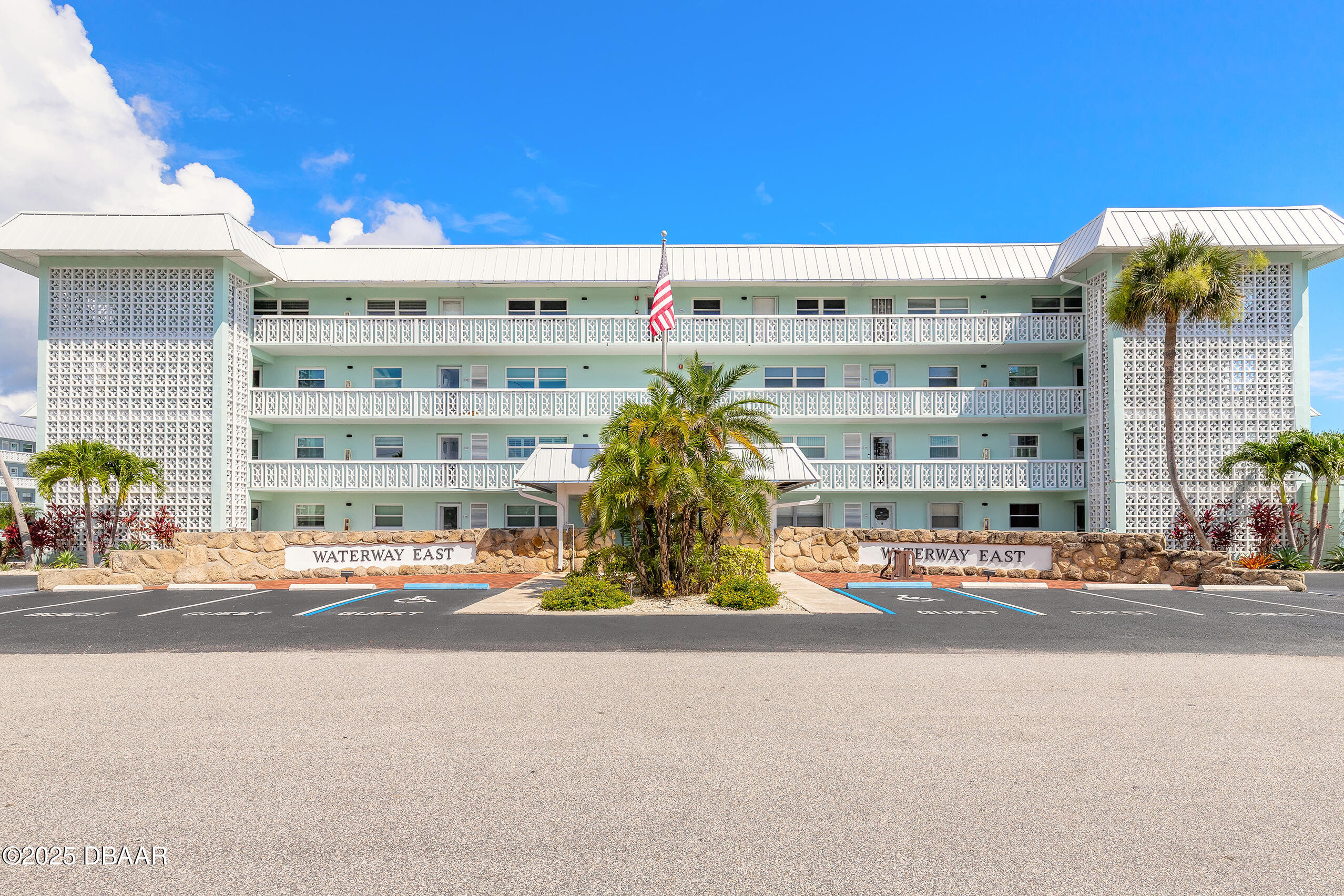 325 N Causeway B305