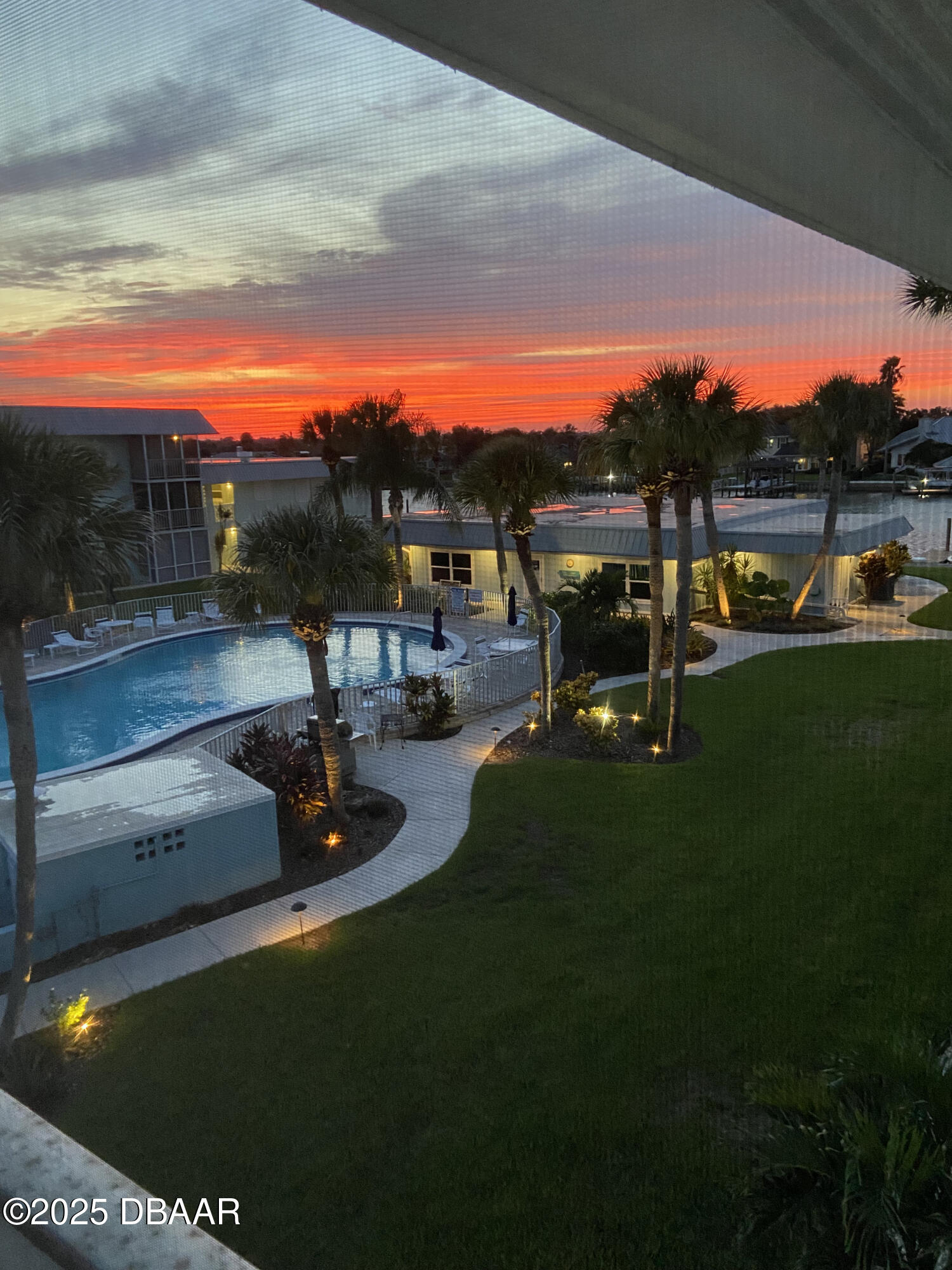 325 N Causeway B305