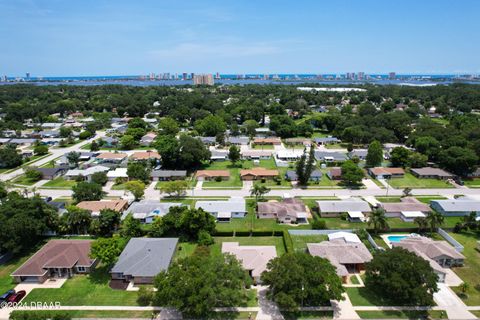 A home in South Daytona