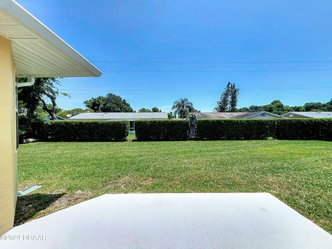 A home in South Daytona