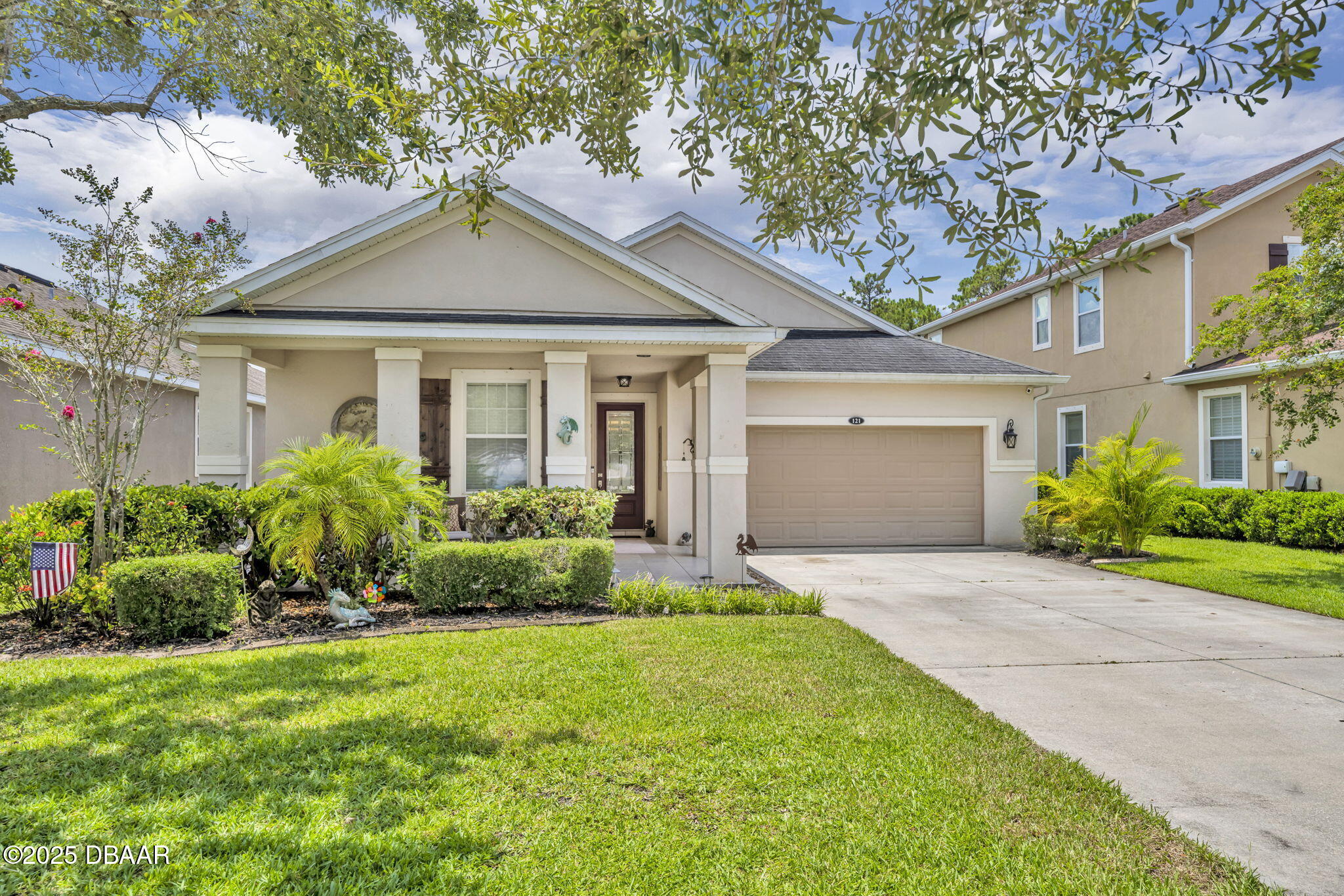 121 Grande Berwick Court