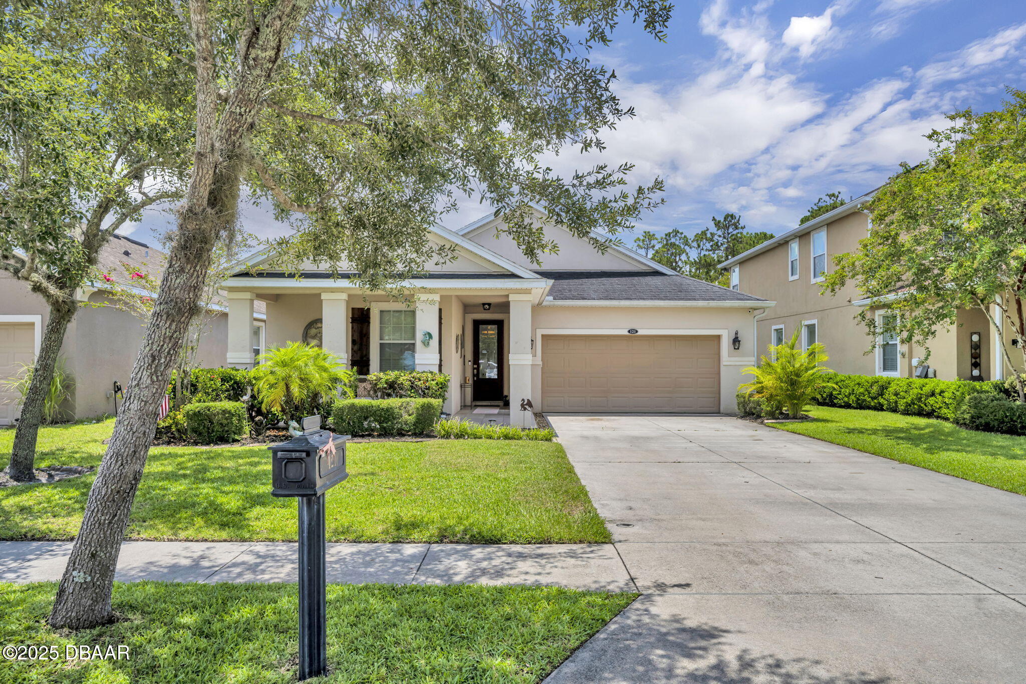 121 Grande Berwick Court