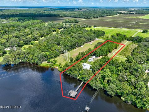 A home in East Palatka