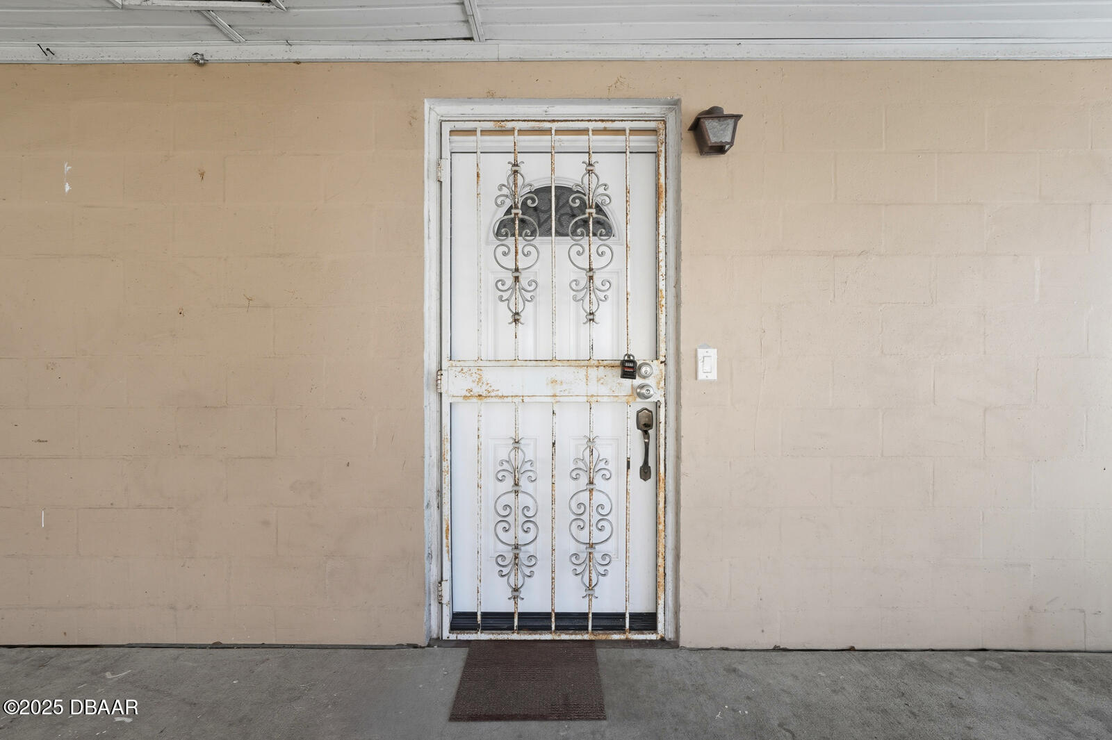 437 Lockhart Street