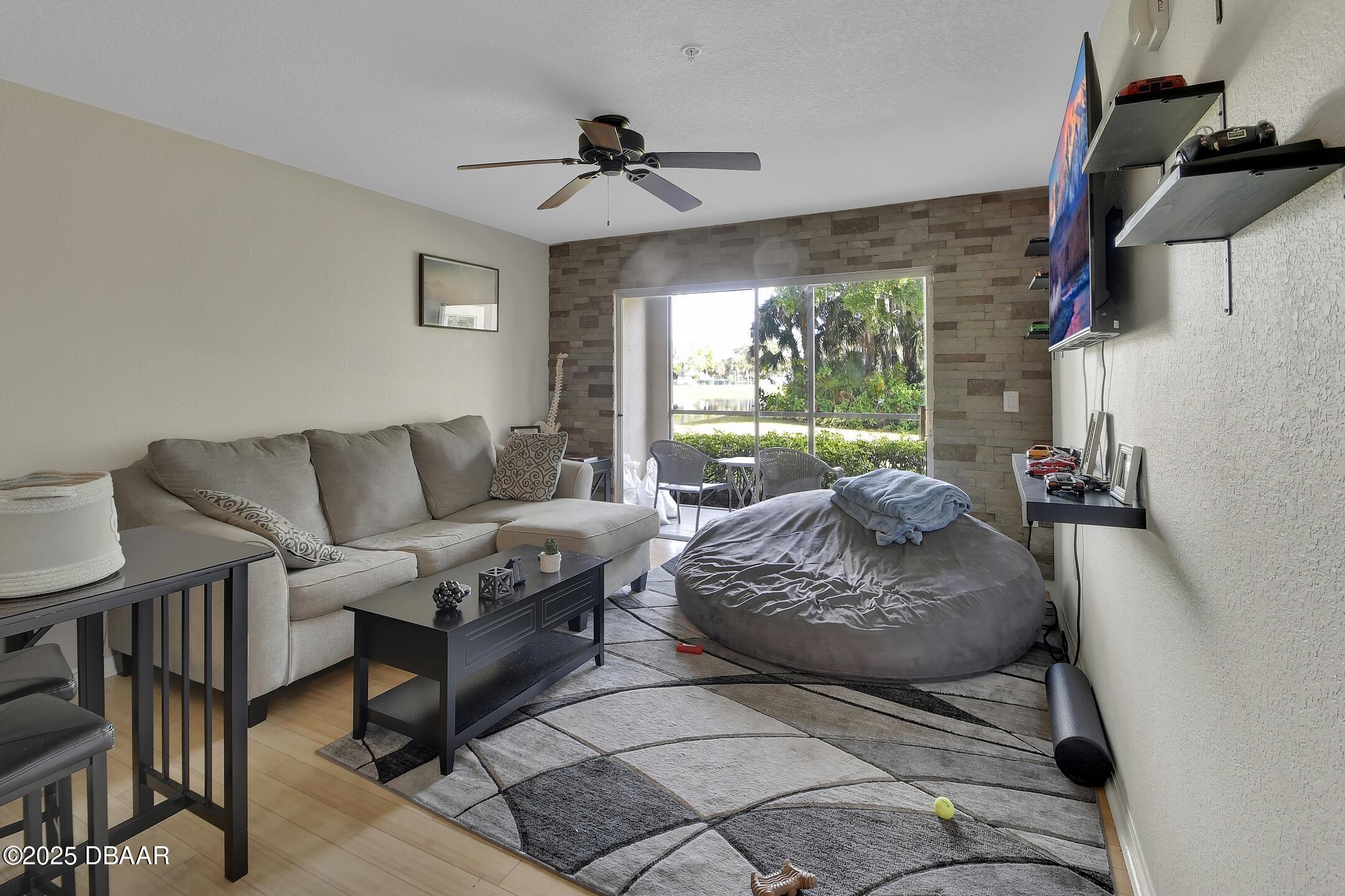 940 Village Trail 2-106