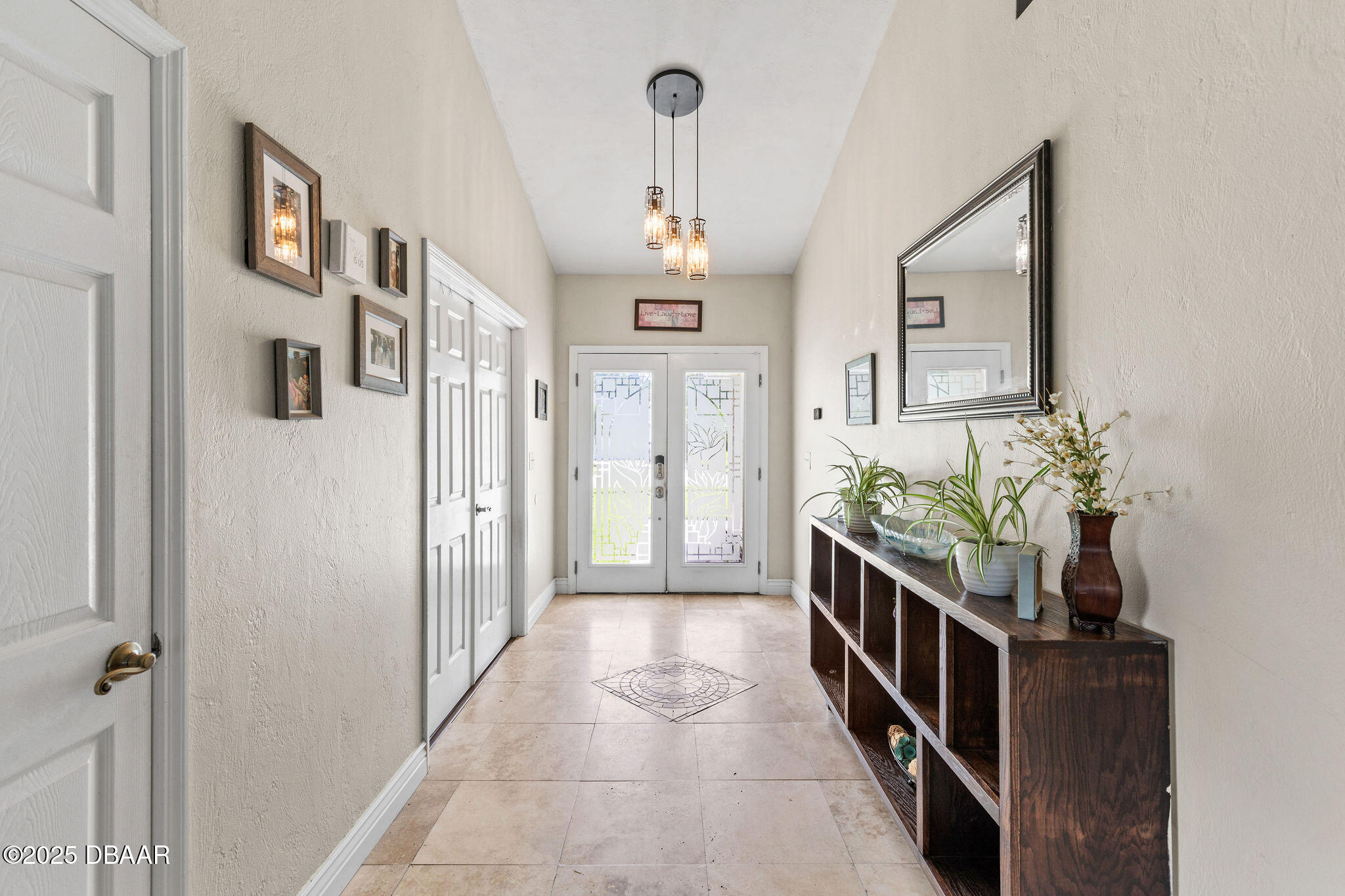 6109 Sabal Point Circle