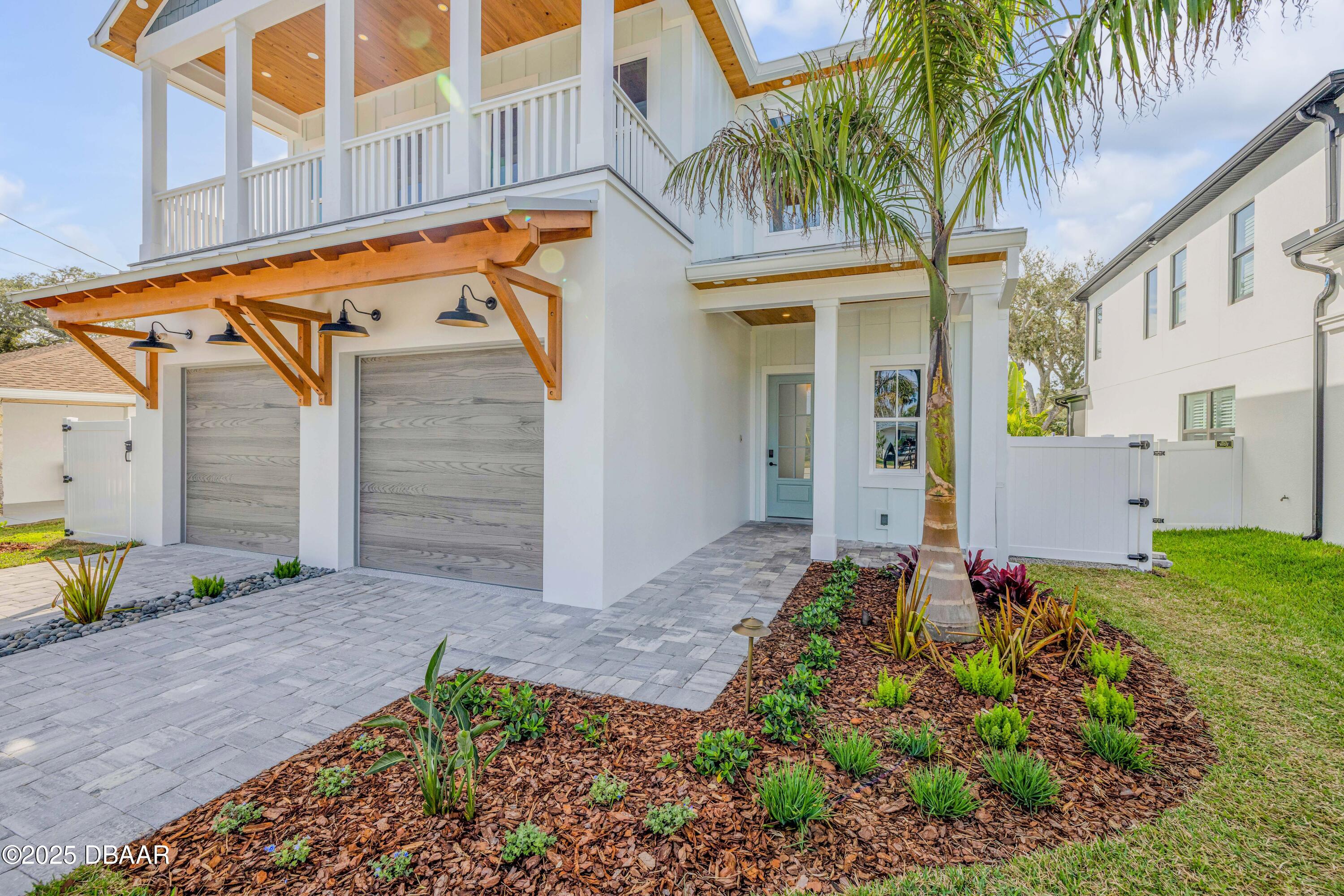 606 Yupon Avenue