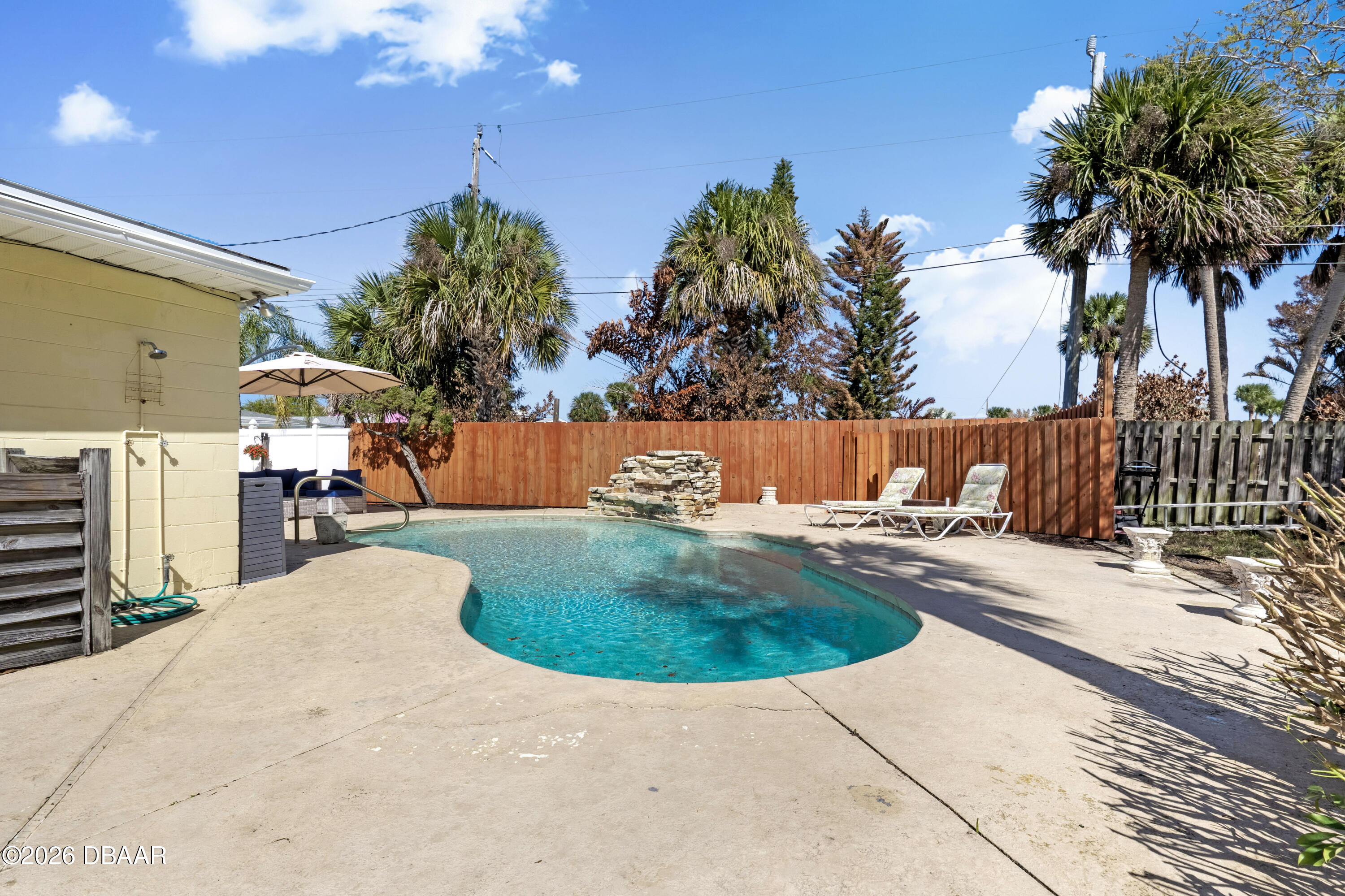 1124 N Halifax Avenue