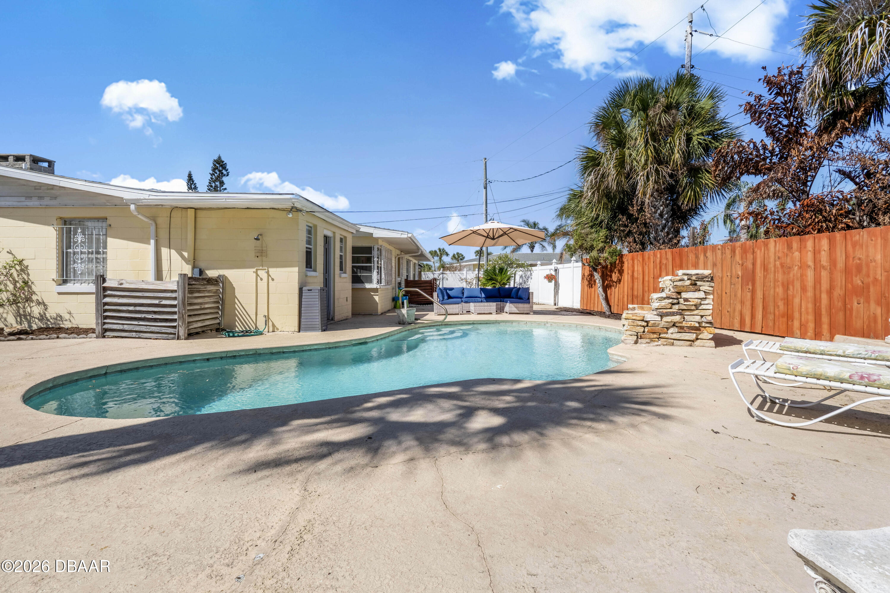 1124 N Halifax Avenue