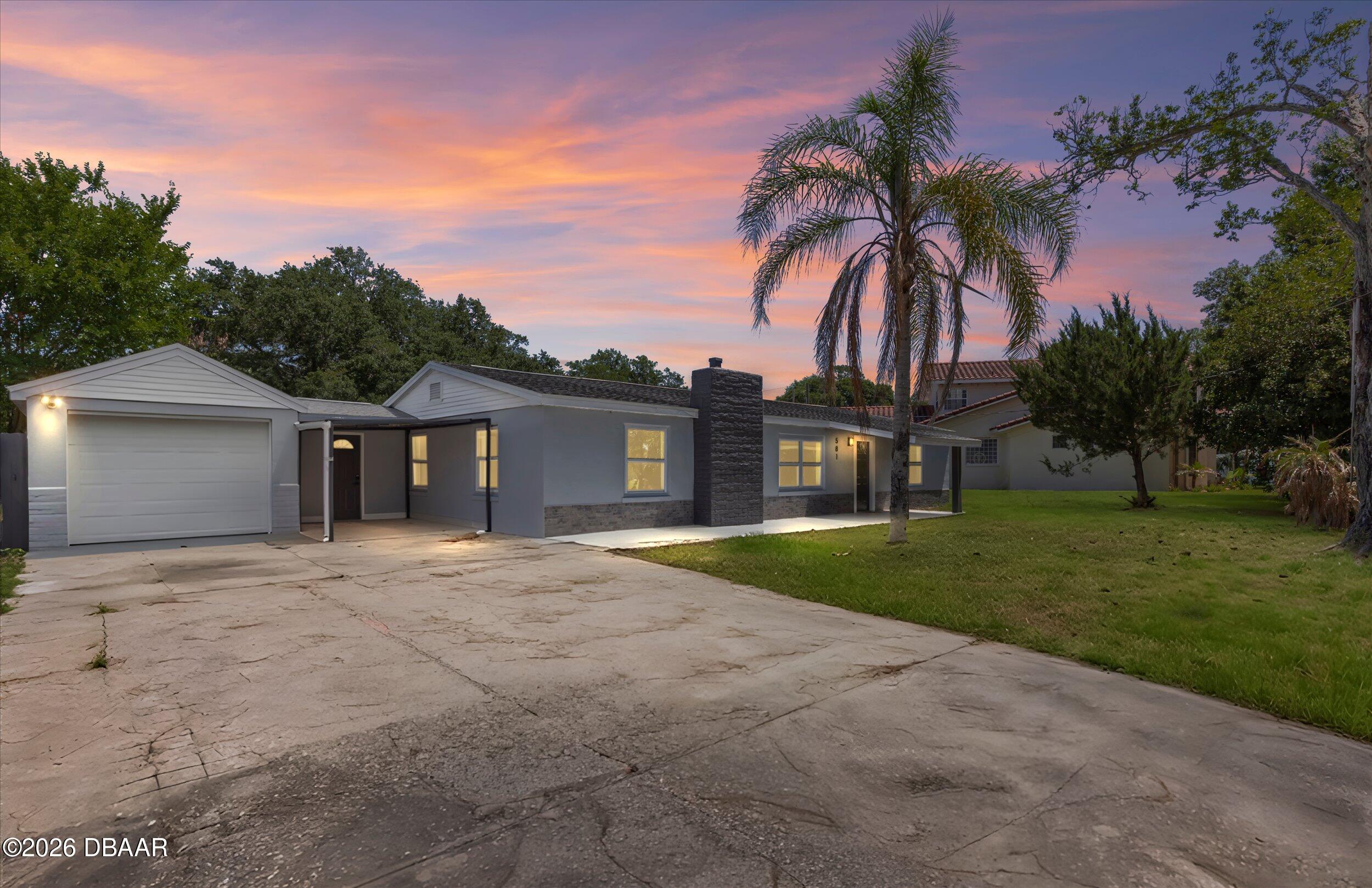 581 Calle Grande Street
