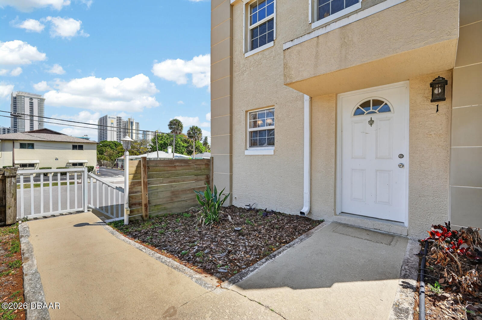 437 N Oleander Avenue