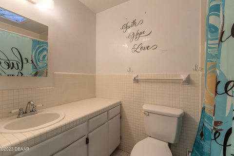 A home in South Daytona