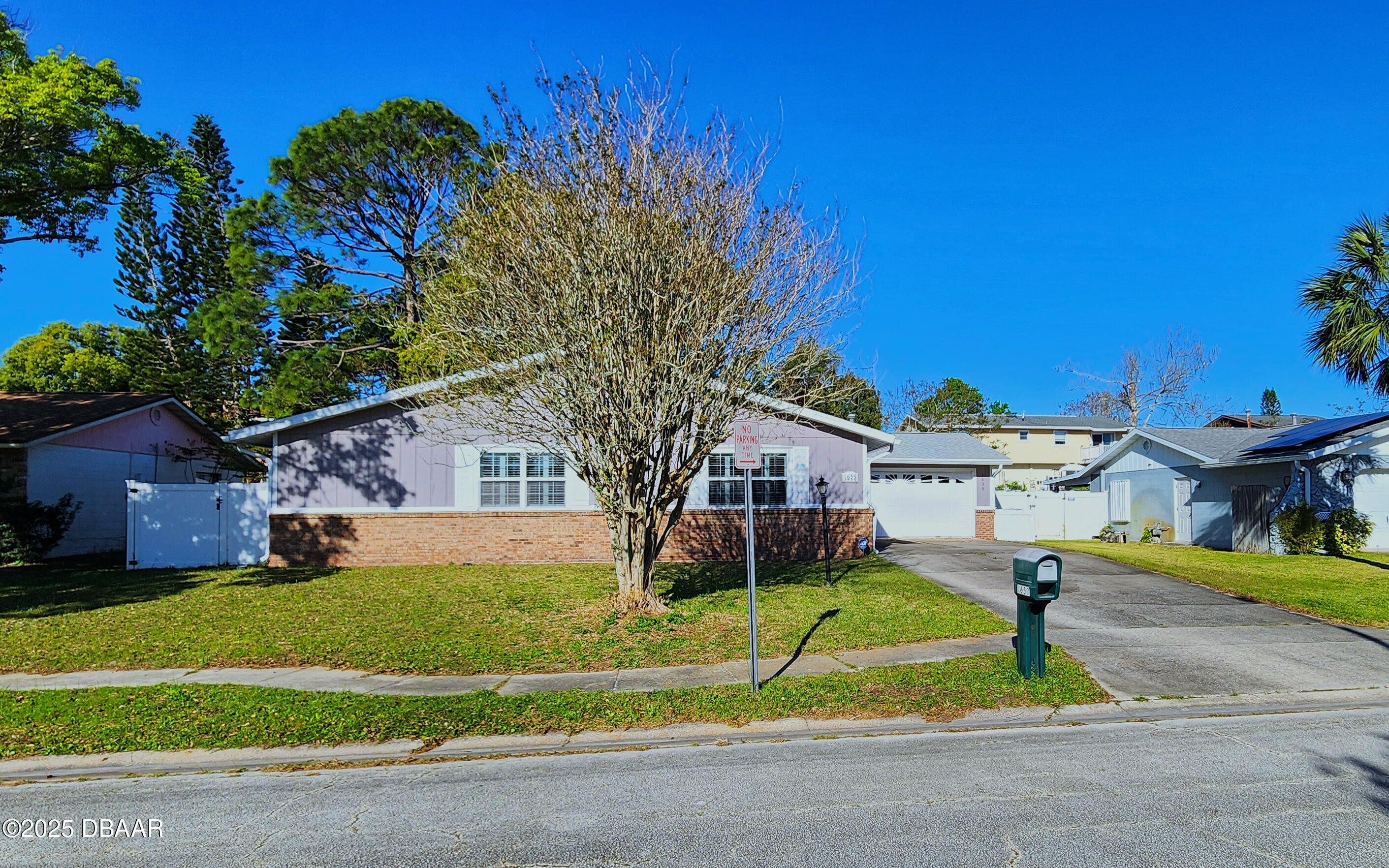 1659 E Shangri La Drive