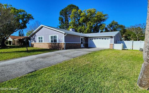 1659 E Shangri La Drive Daytona Beach FL 32119