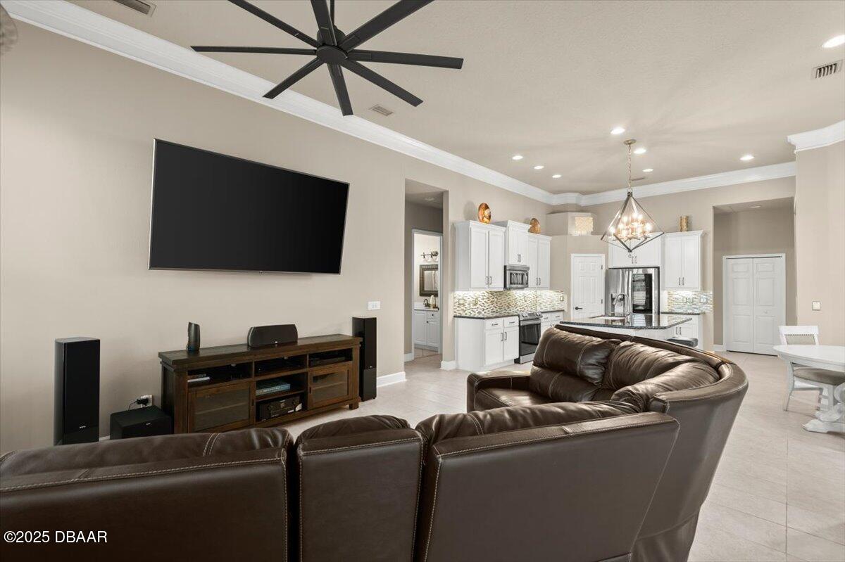1305 Dovercourt Lane