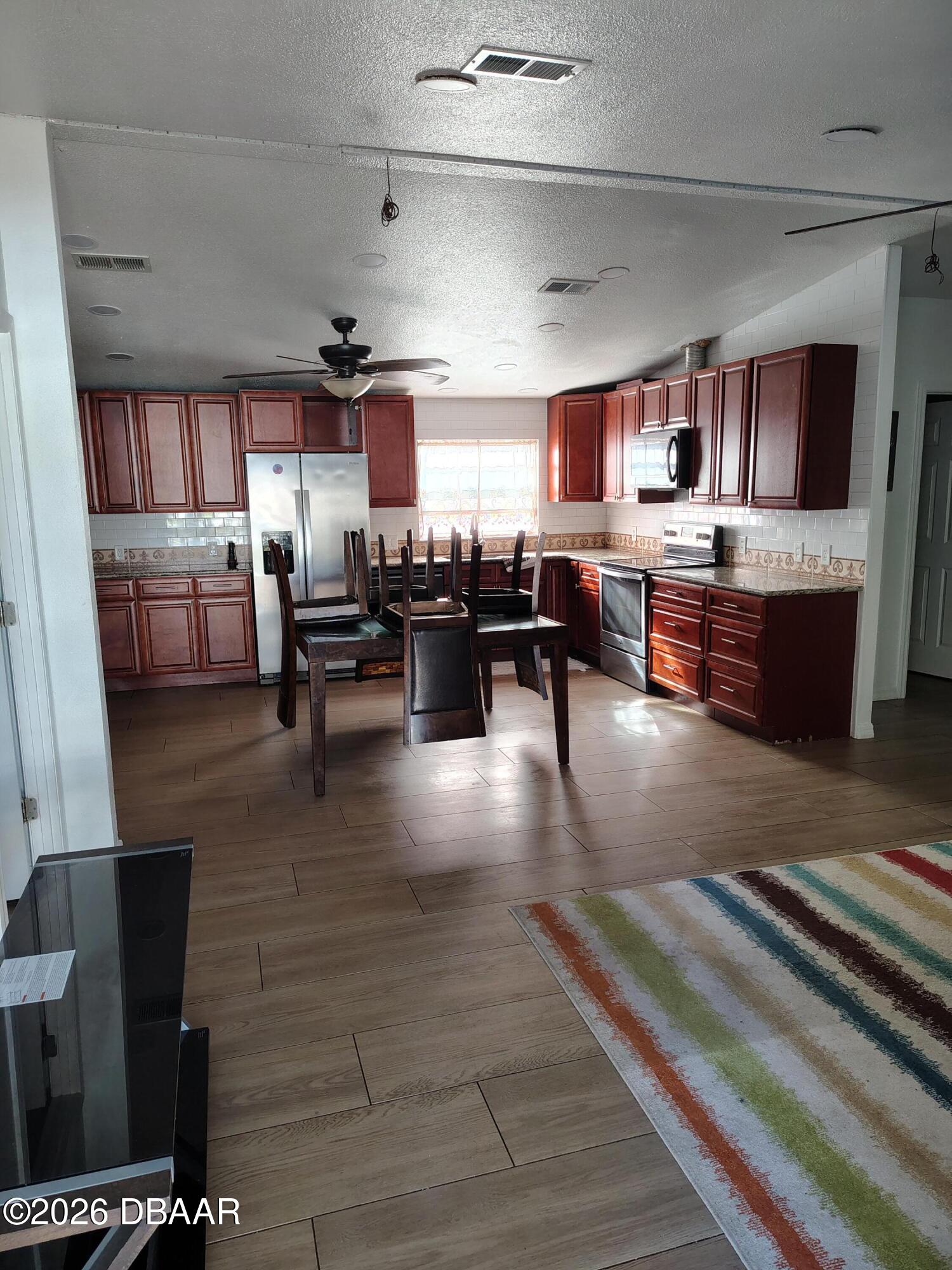 1079 Green Acres Circle N