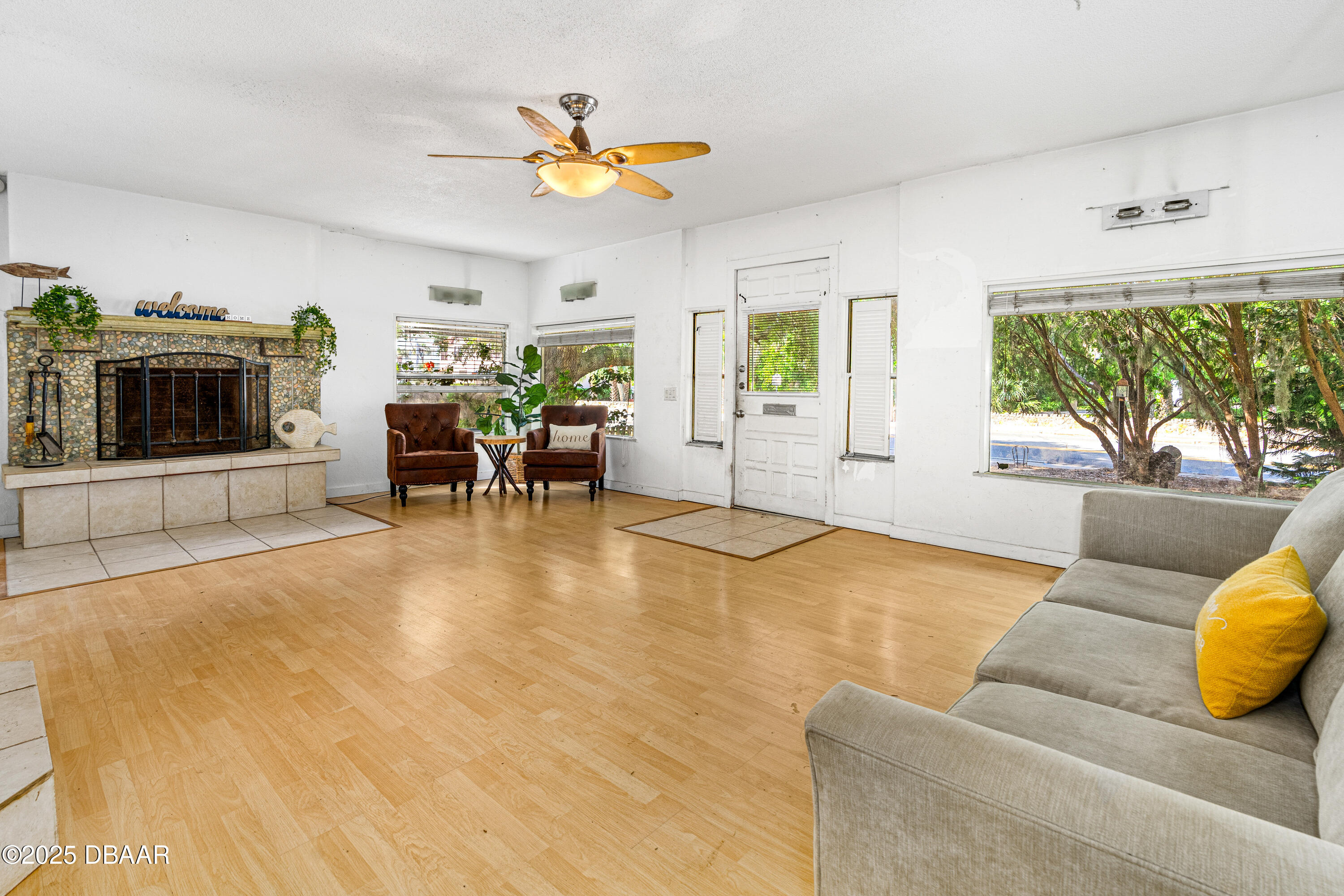 1011 S Peninsula Drive