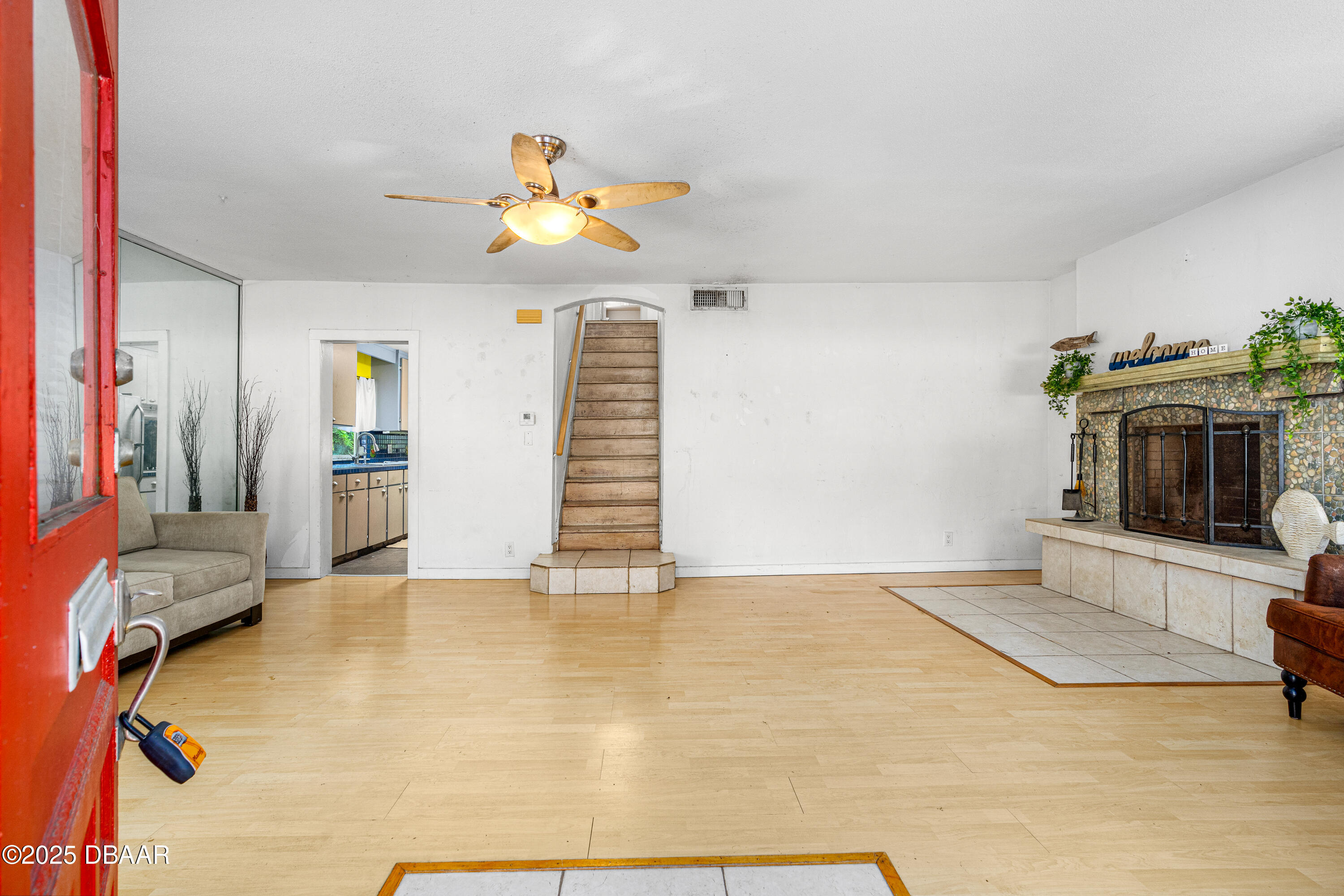 1011 S Peninsula Drive