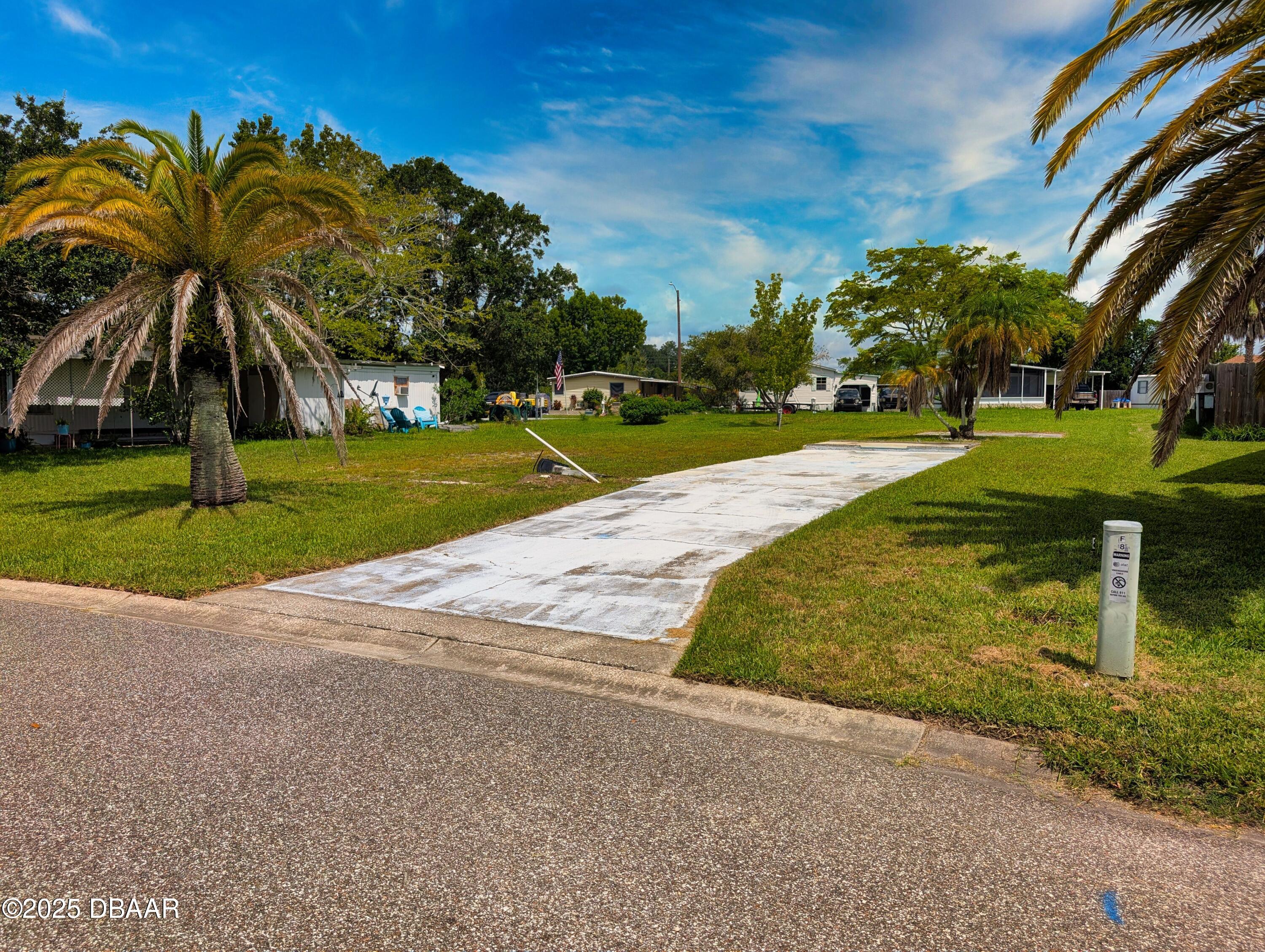 8 Applewood Circle
